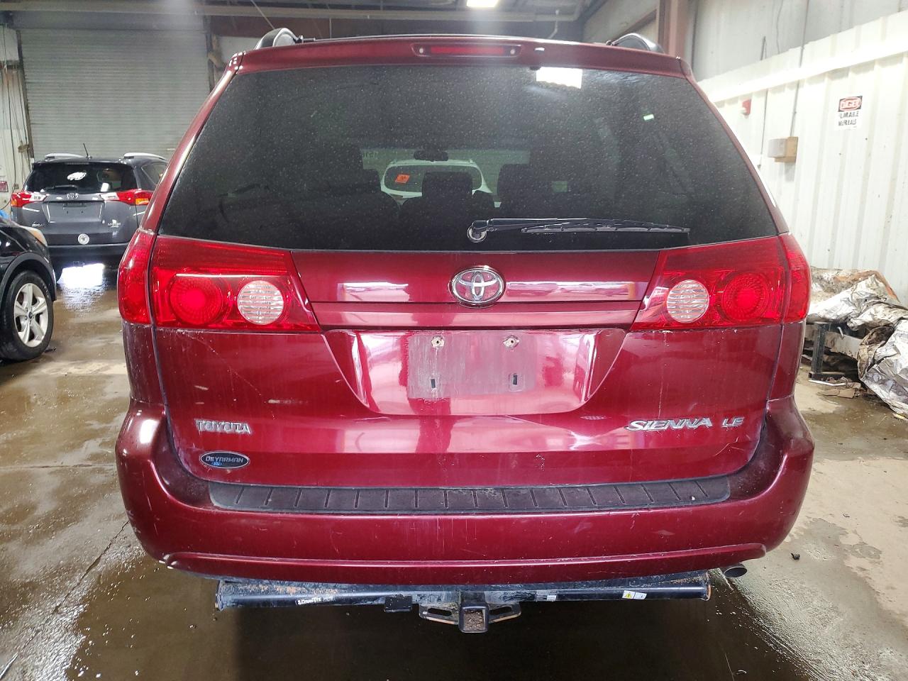 2007 Toyota Sienna Le 8-passenger Красный vin: 5TDZK23C07S021103