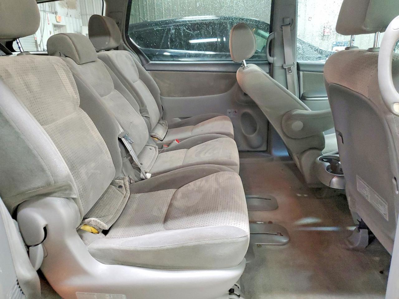 2007 Toyota Sienna Le 8-passenger Красный vin: 5TDZK23C07S021103