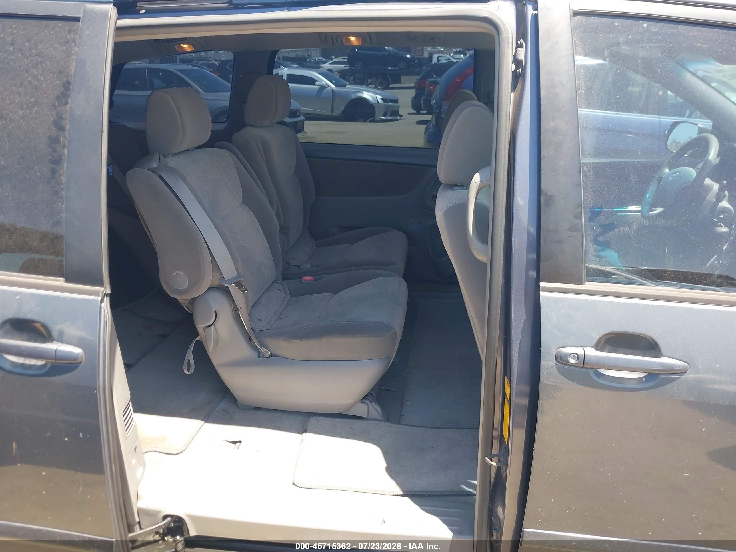 2007 Toyota Sienna Le Gray vin: 5TDZK23C07S024020