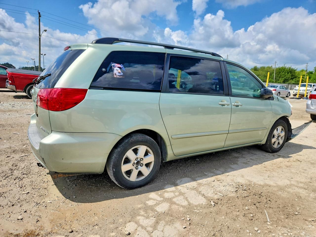 2007 Toyota Sienna Le 7-passenger Зеленый vin: 5TDZK23C07S060063