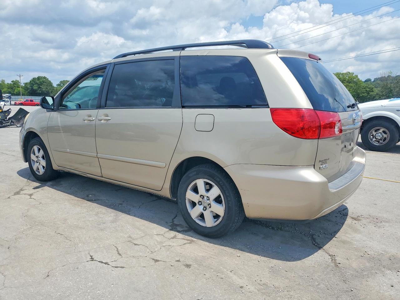 2007 Toyota Sienna Le 8-passenger Gold vin: 5TDZK23C07S060337