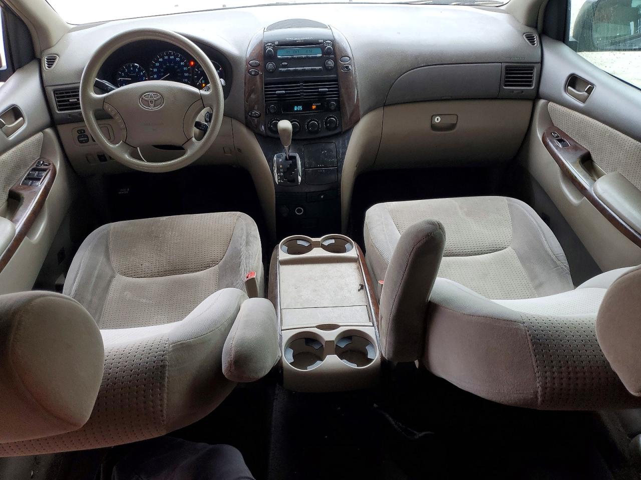 2007 Toyota Sienna Le 8-passenger Silver vin: 5TDZK23C07S065425