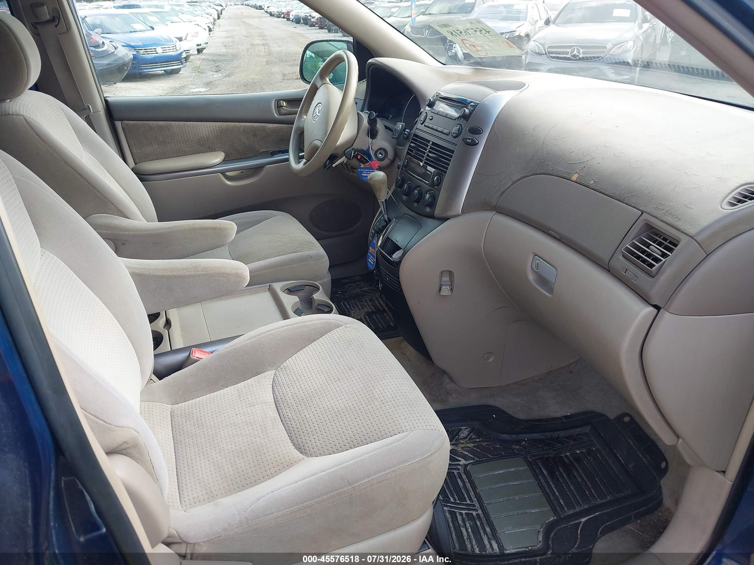 2007 Toyota Sienna Le Blue vin: 5TDZK23C07S068518