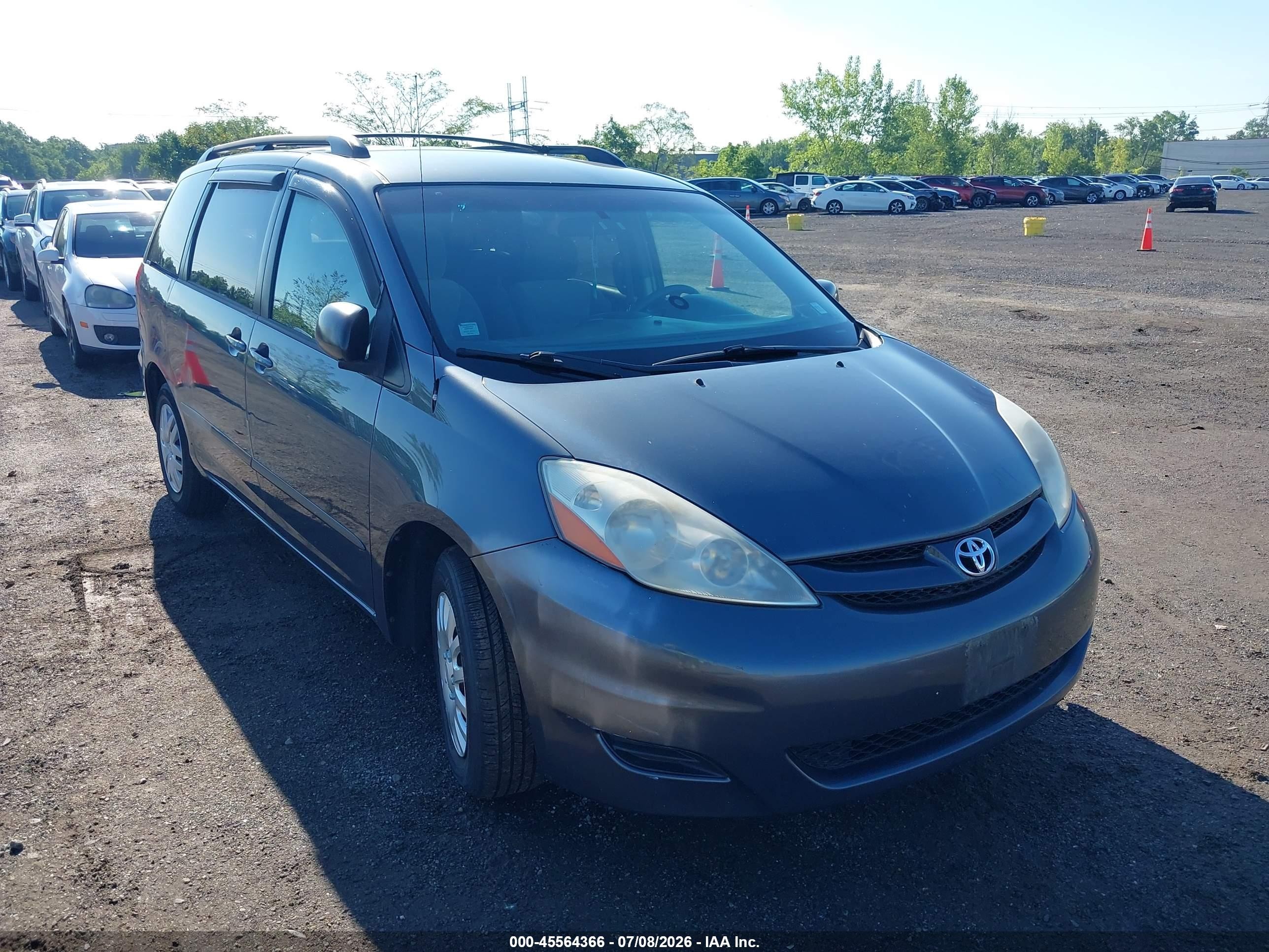 2007 Toyota Sienna Le Light Blue vin: 5TDZK23C07S083746