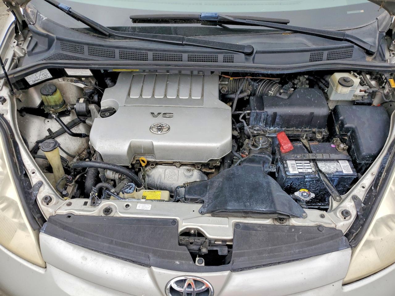 2007 Toyota Sienna Le 7-passenger Silver vin: 5TDZK23C07S090471