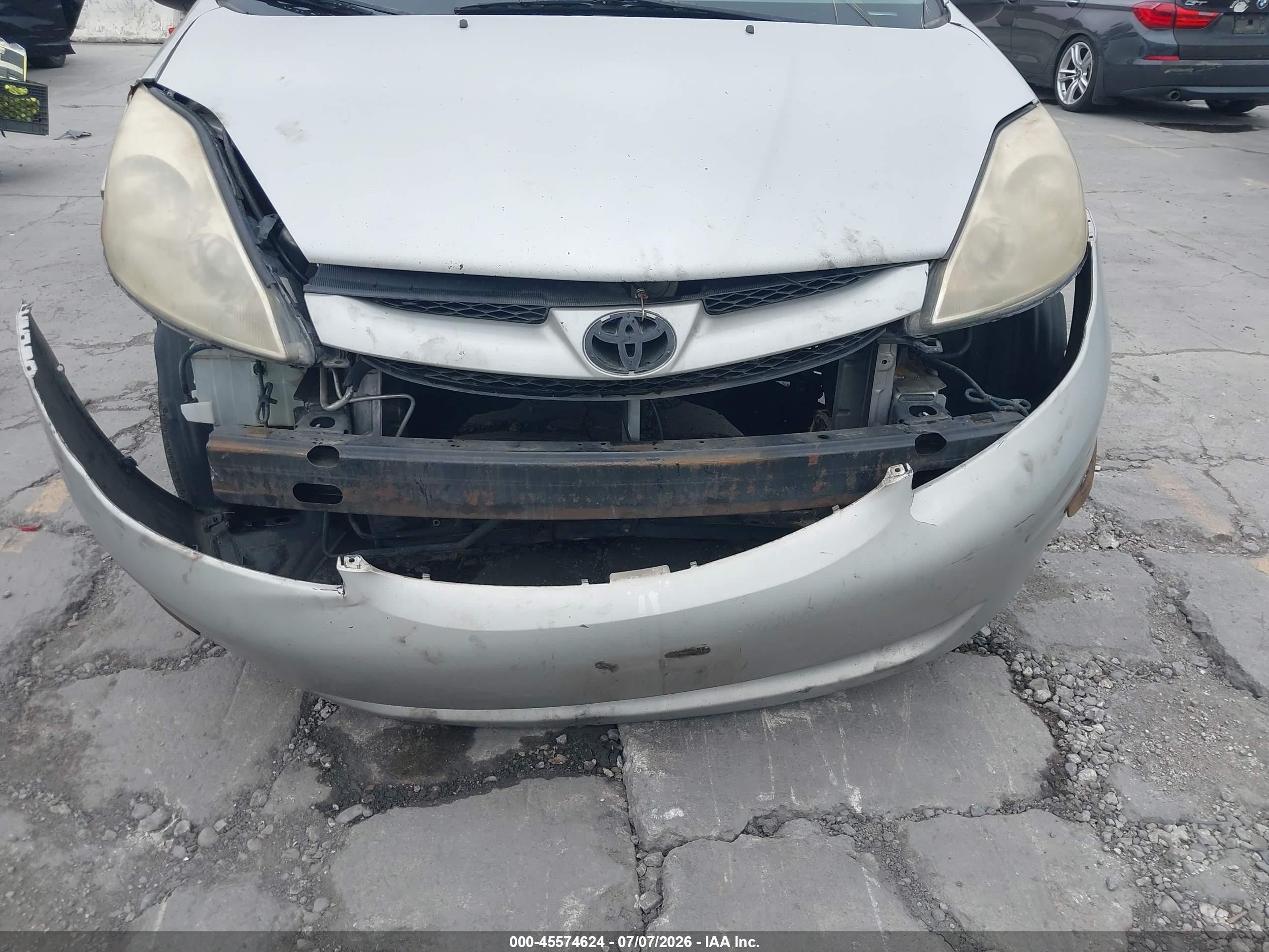2008 Toyota Sienna Le Gray vin: 5TDZK23C08S119100