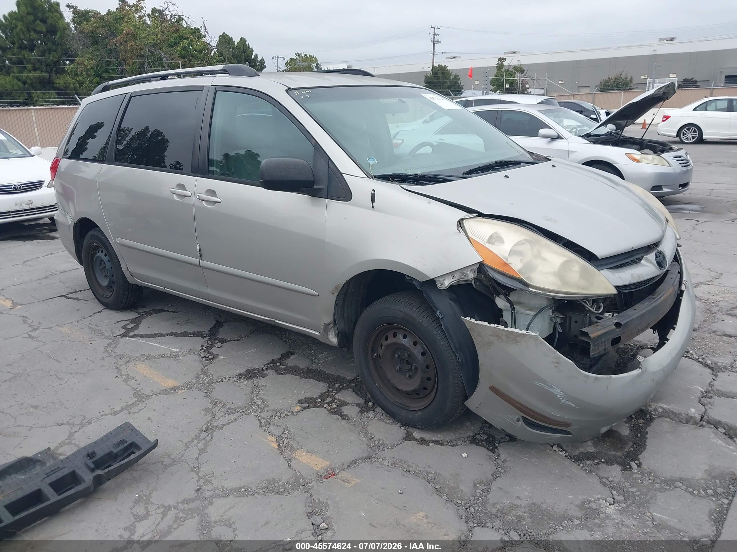 2008 Toyota Sienna Le Gray vin: 5TDZK23C08S119100