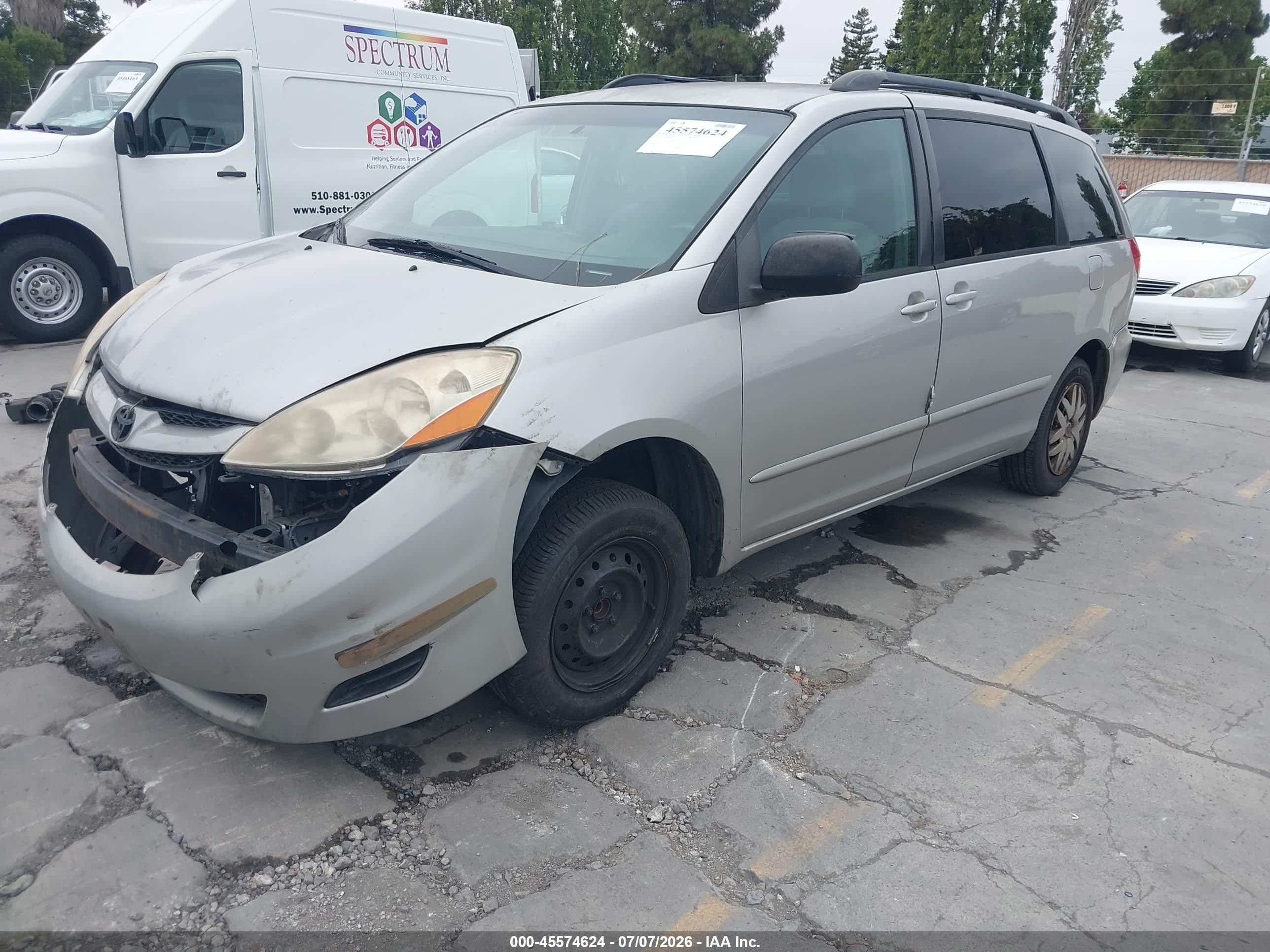 2008 Toyota Sienna Le Gray vin: 5TDZK23C08S119100