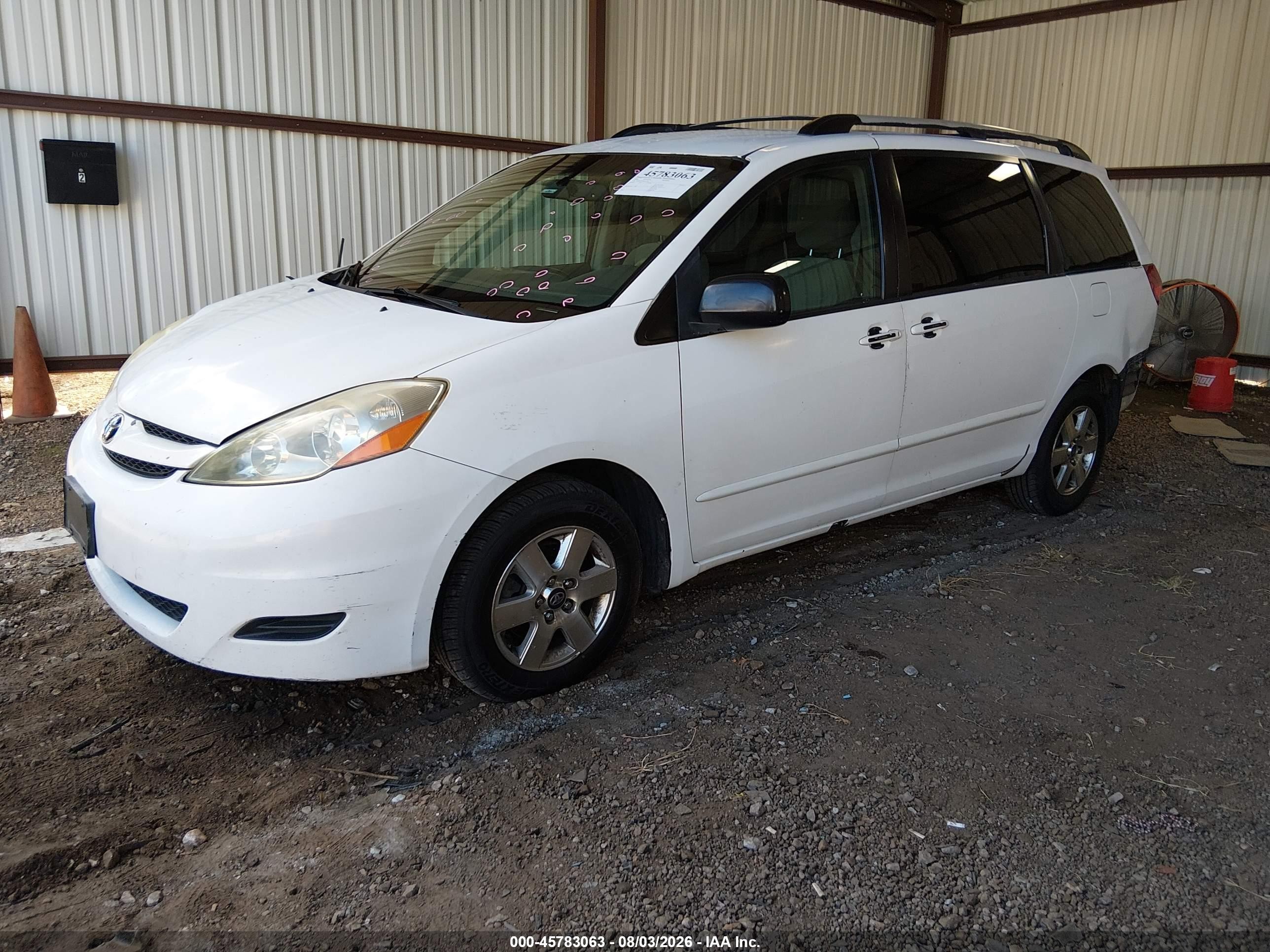 2008 Toyota Sienna Le White vin: 5TDZK23C08S131747