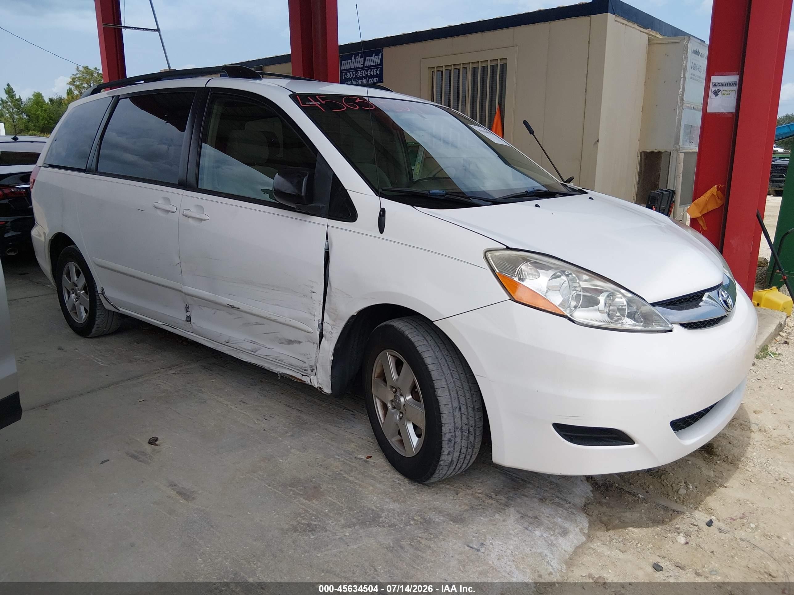 2008 Toyota Sienna Le White vin: 5TDZK23C08S136267