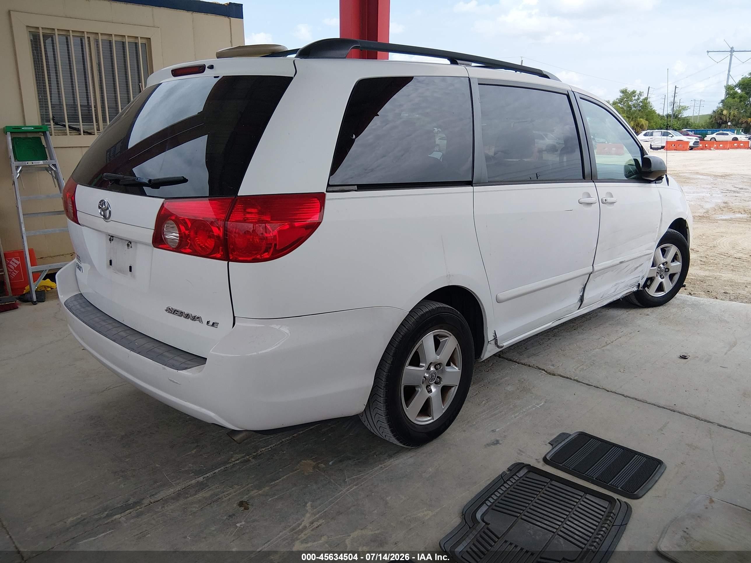 2008 Toyota Sienna Le White vin: 5TDZK23C08S136267