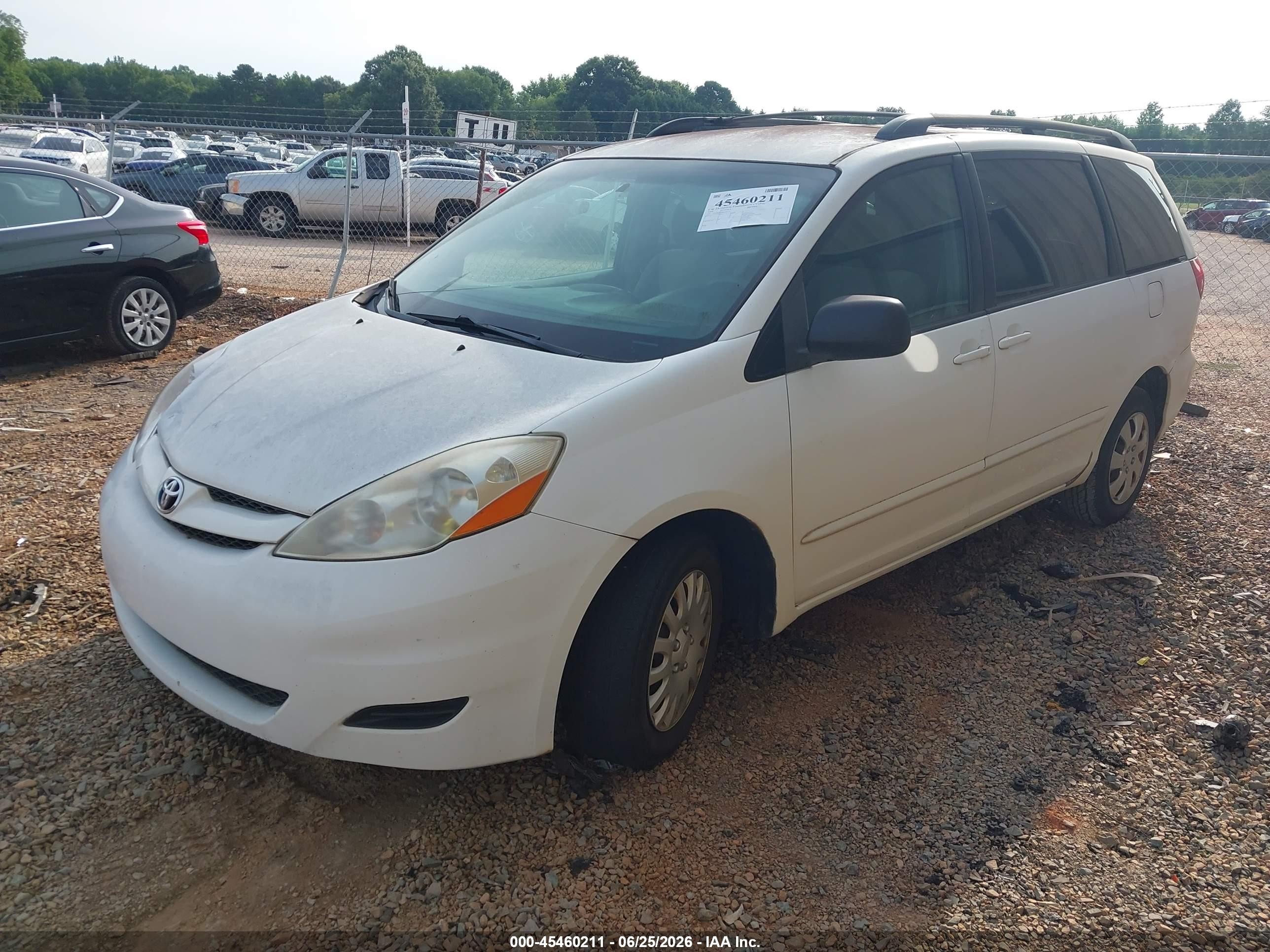 2008 Toyota Sienna Le White vin: 5TDZK23C08S143123