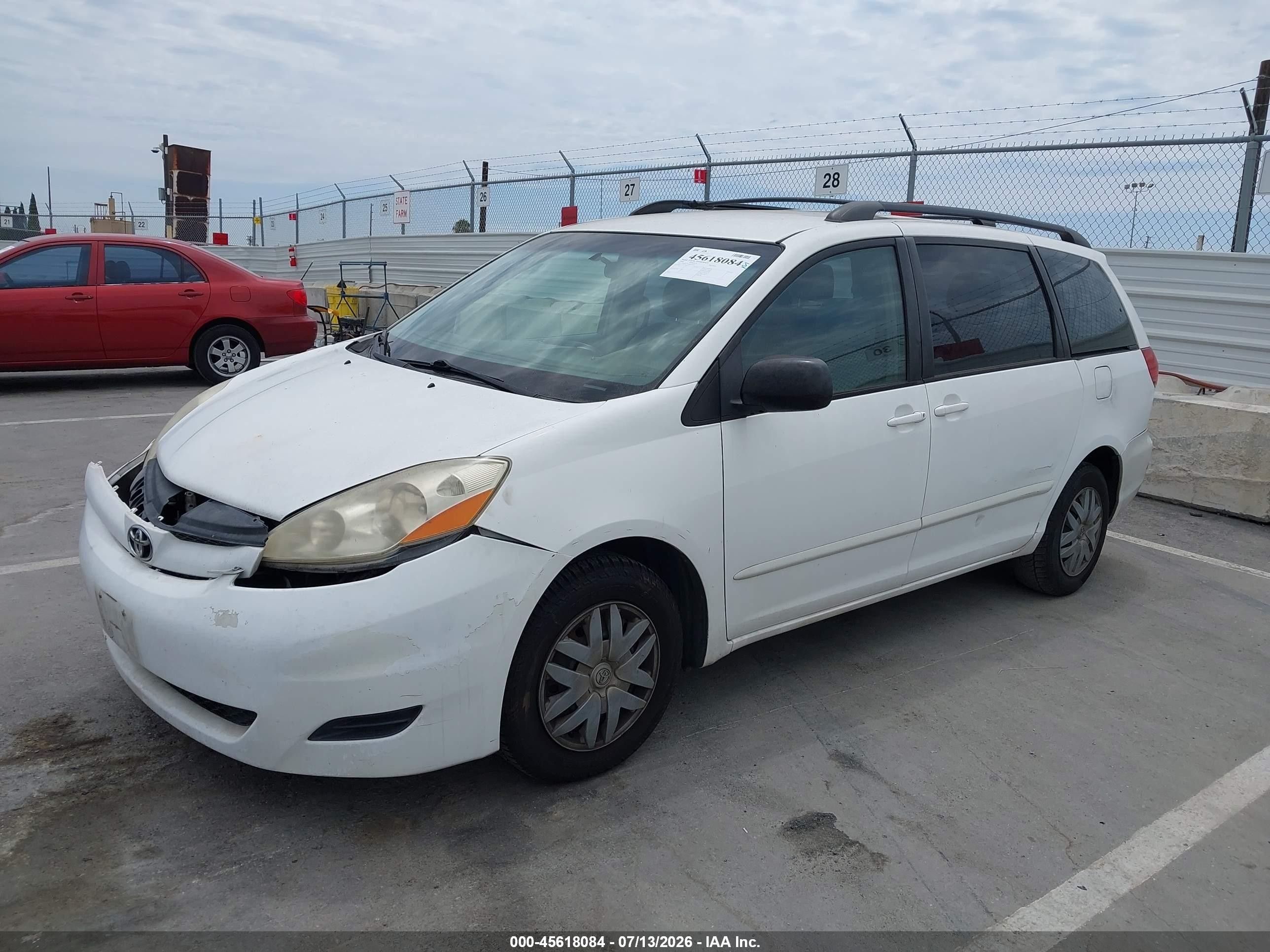 2008 Toyota Sienna Ce White vin: 5TDZK23C08S147415