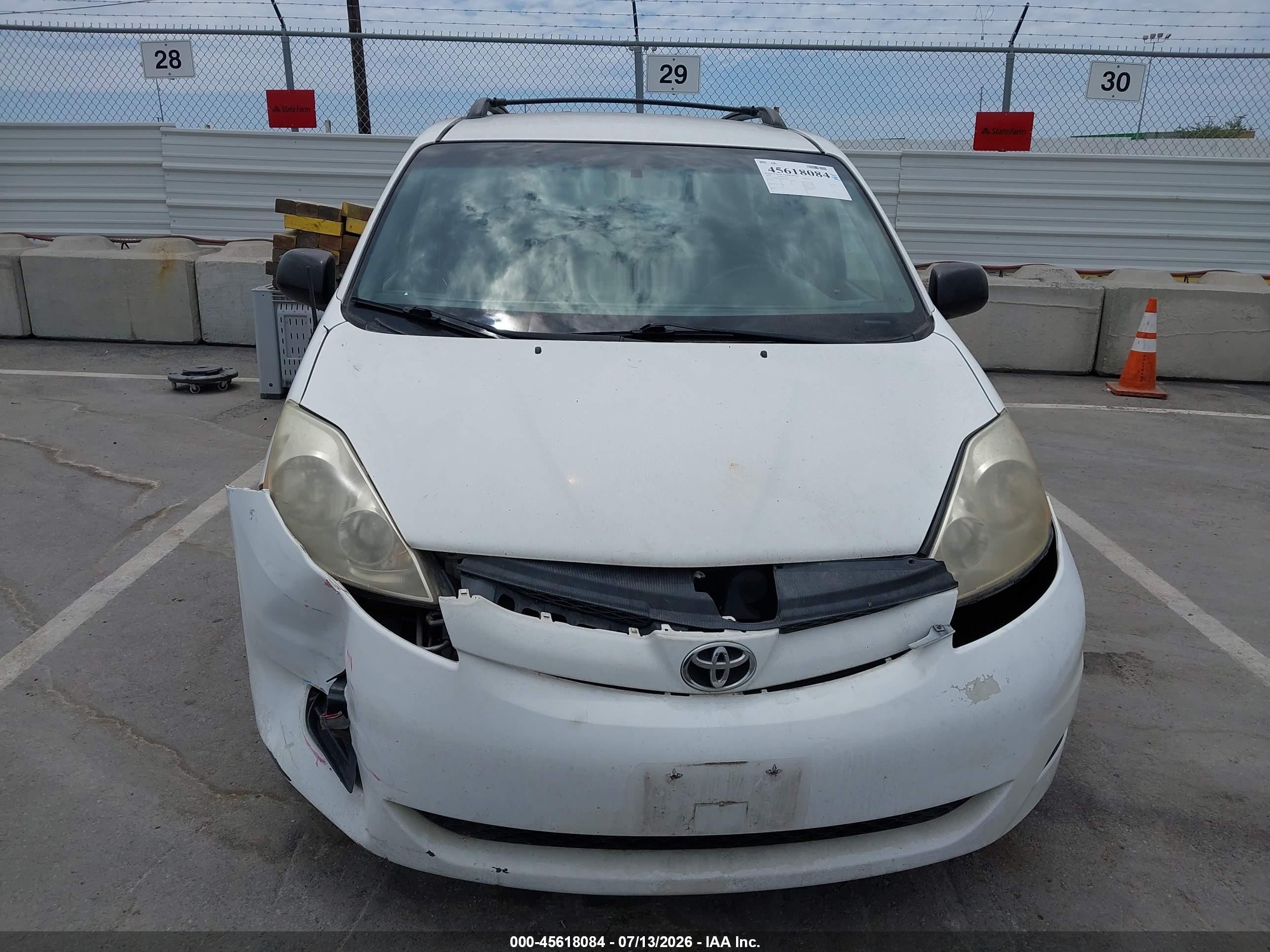 2008 Toyota Sienna Ce White vin: 5TDZK23C08S147415