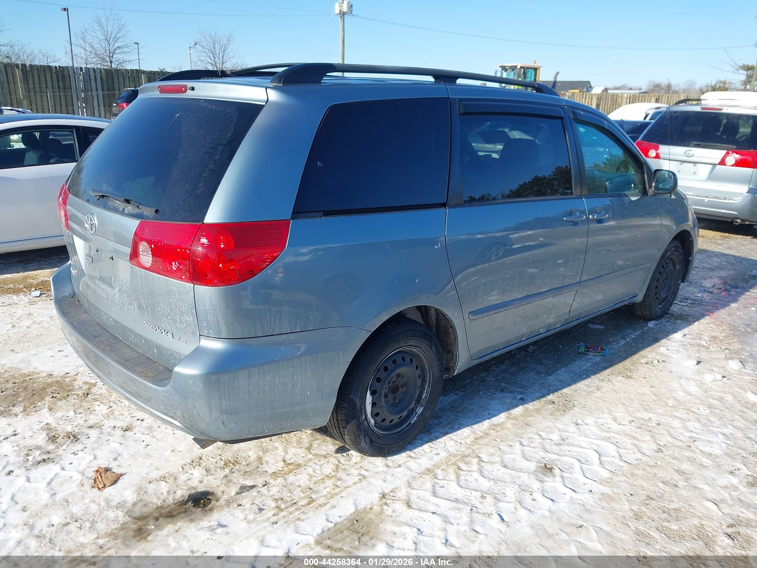 2008 Toyota Sienna Le Light Blue vin: 5TDZK23C08S147527