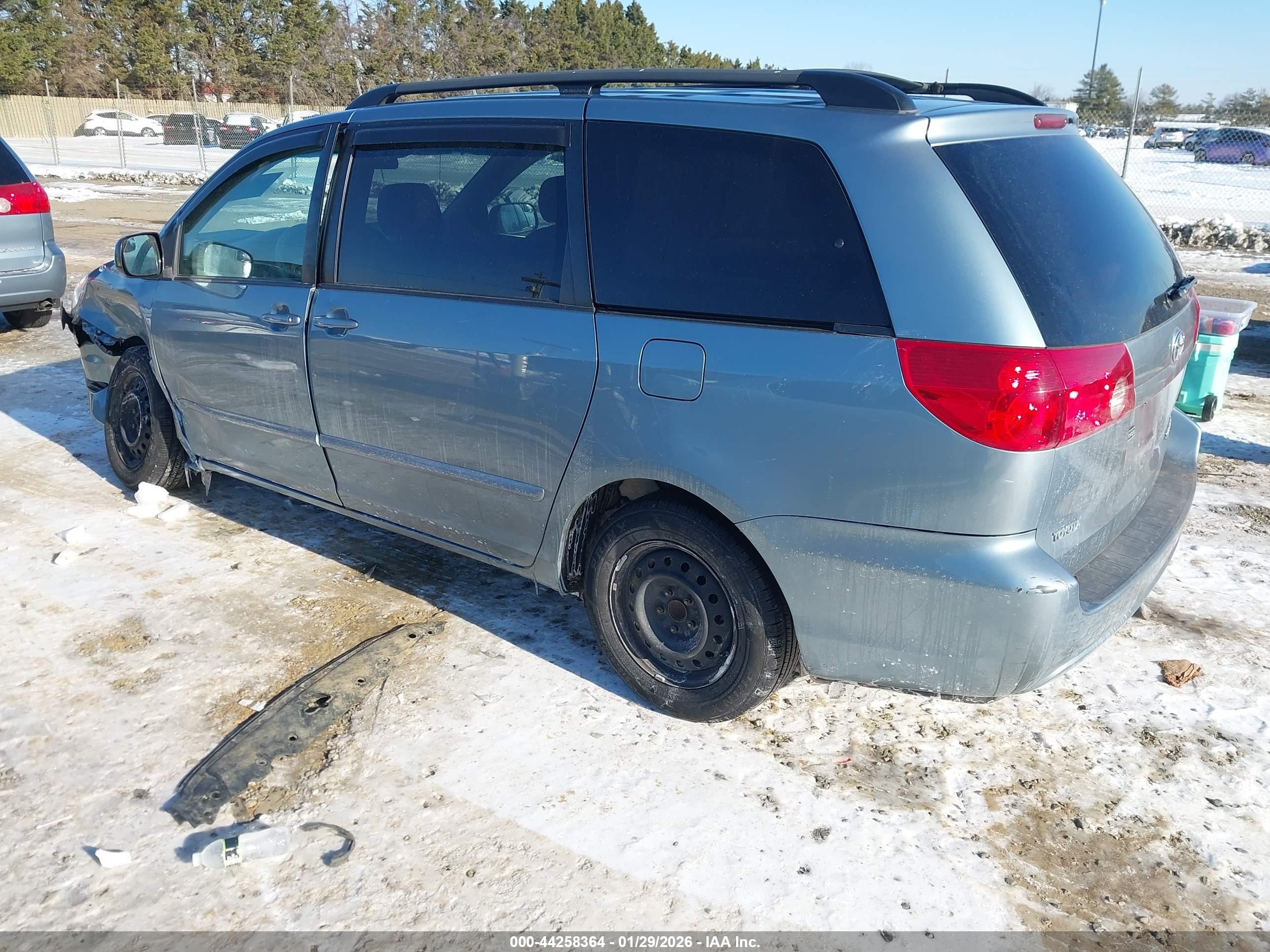 2008 Toyota Sienna Le Light Blue vin: 5TDZK23C08S147527
