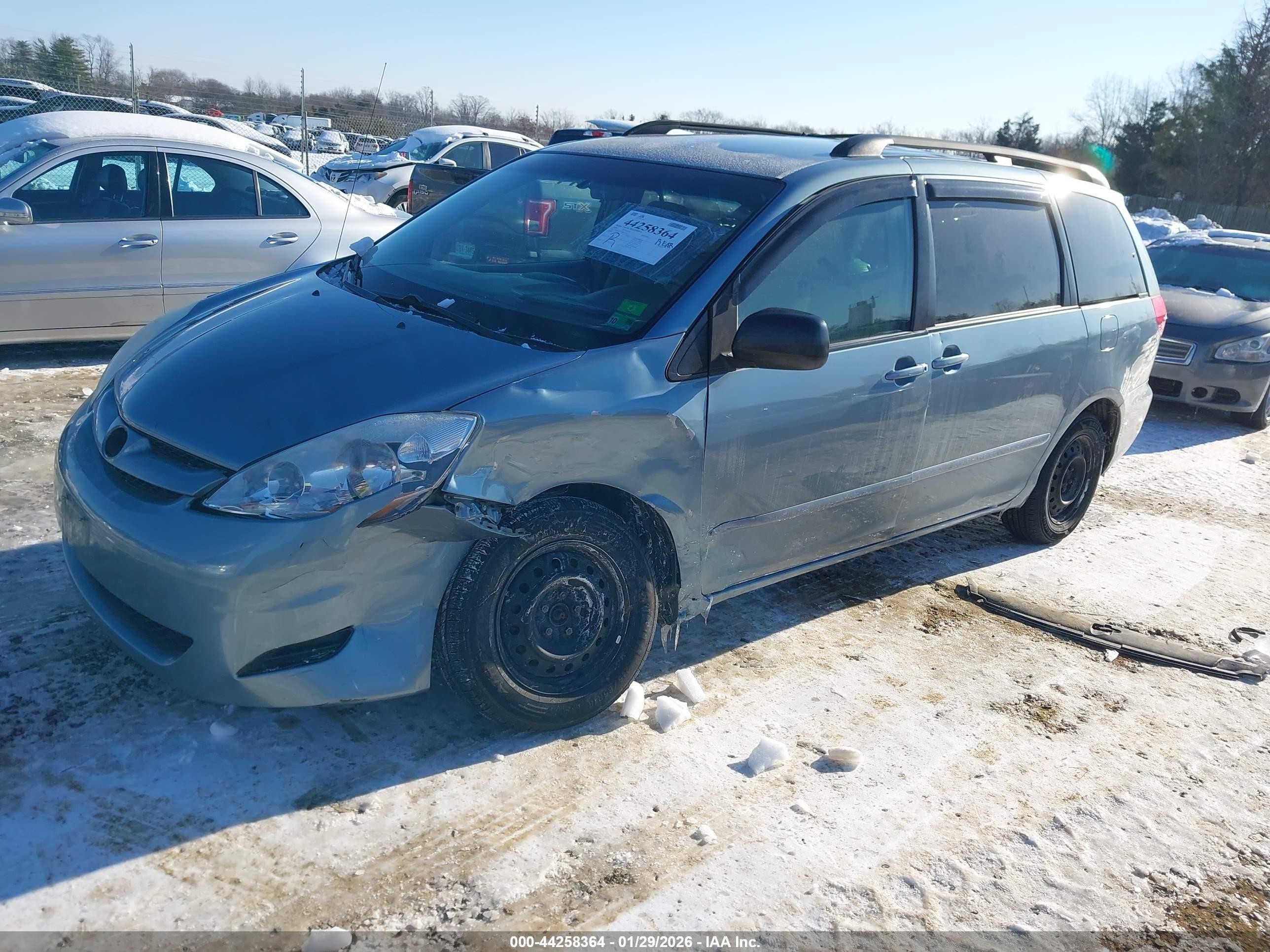 2008 Toyota Sienna Le Light Blue vin: 5TDZK23C08S147527