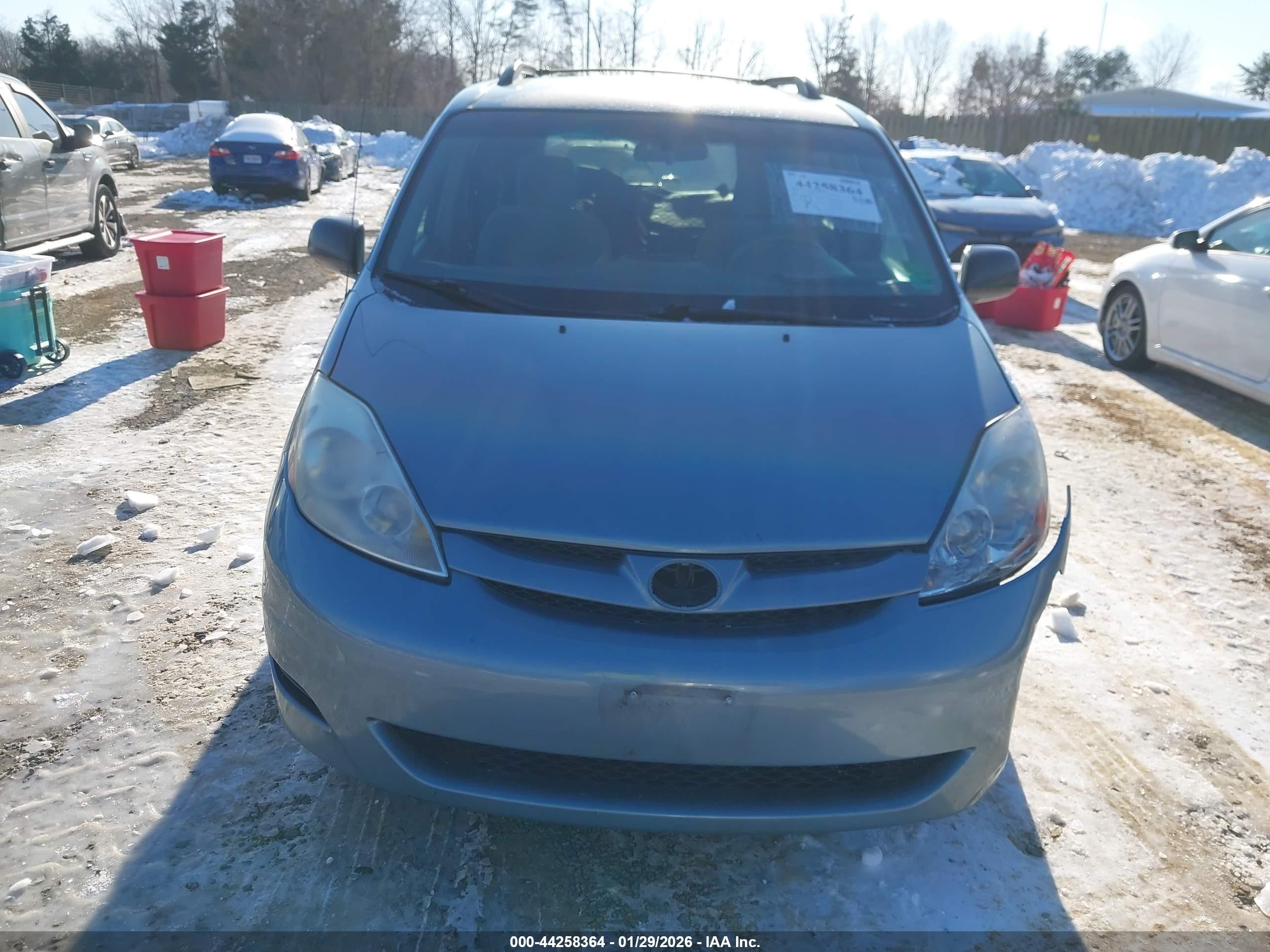 2008 Toyota Sienna Le Light Blue vin: 5TDZK23C08S147527