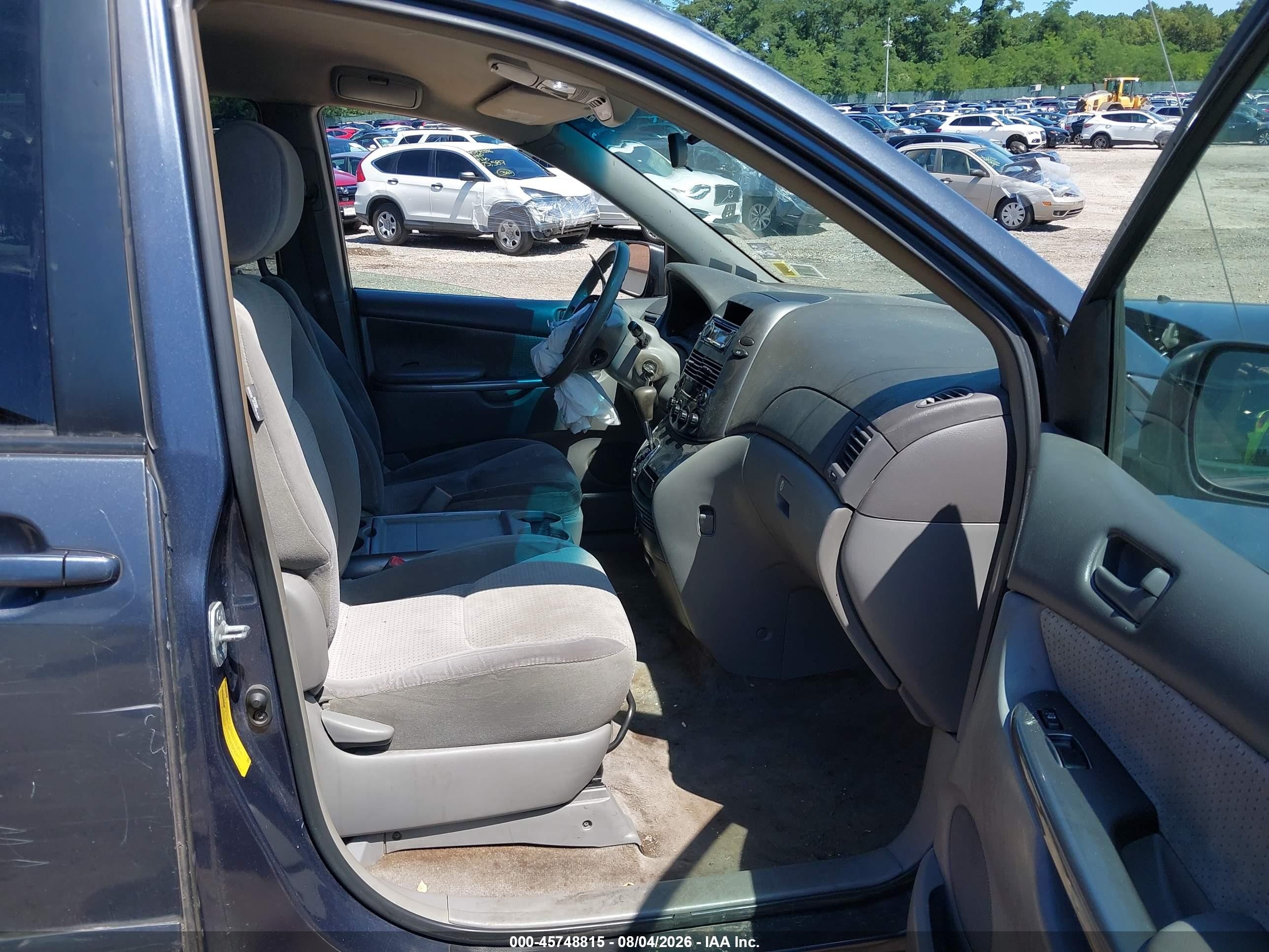 2008 Toyota Sienna Le Gray vin: 5TDZK23C08S183069