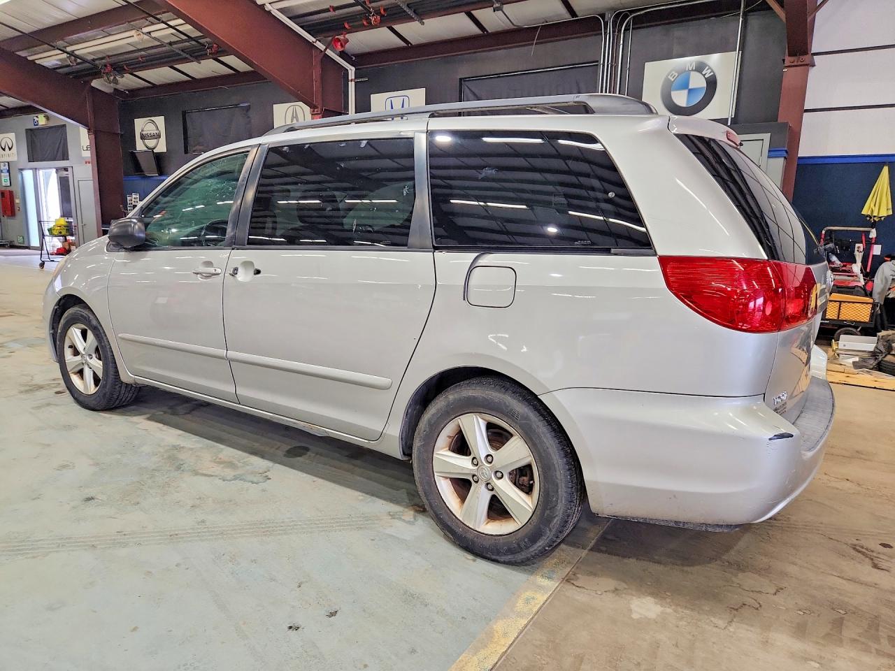 2008 Toyota Sienna Le 8-passenger Beige vin: 5TDZK23C08S221495