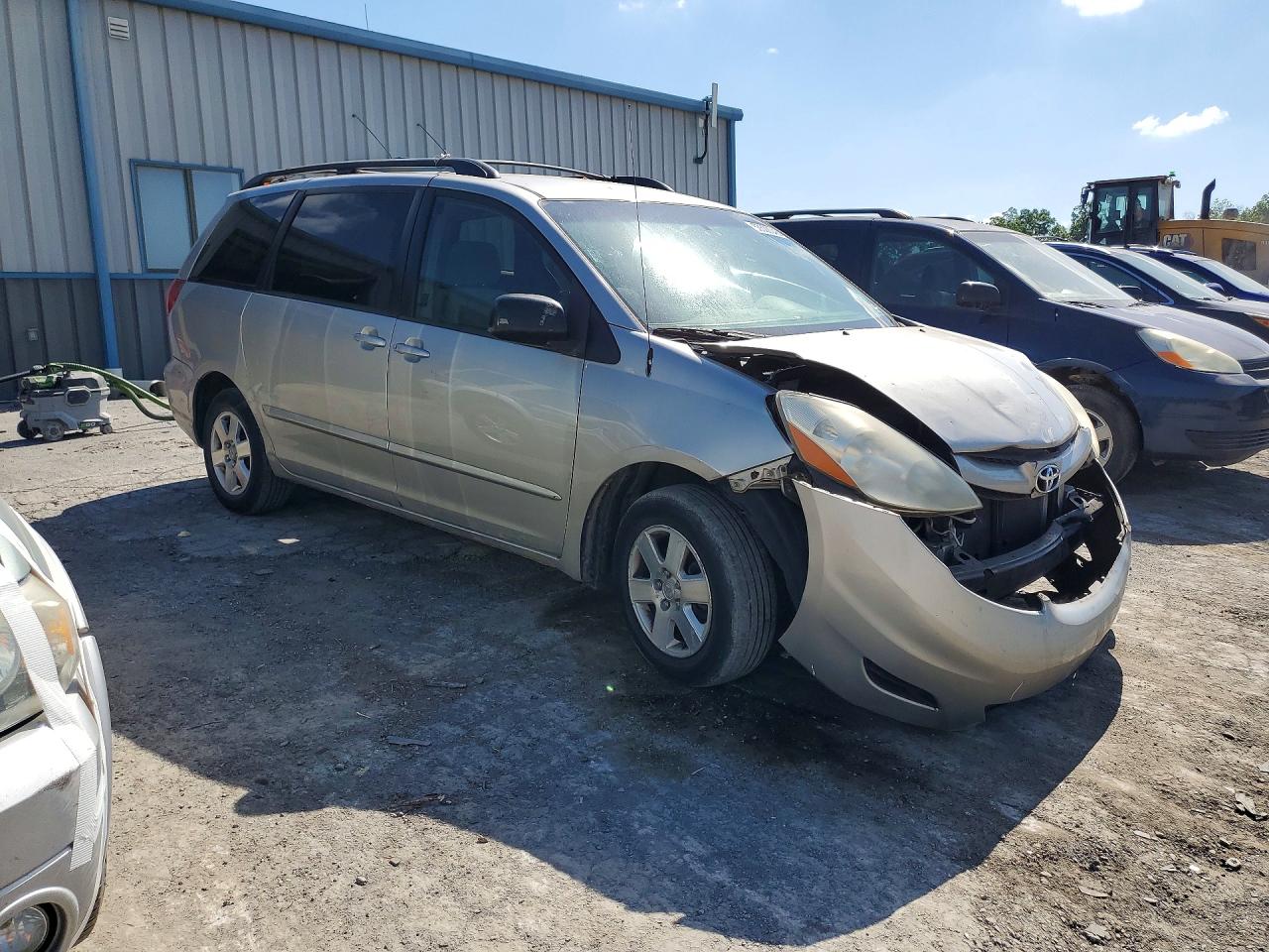 2008 Toyota Sienna Le 7-passenger Silver vin: 5TDZK23C08S224431