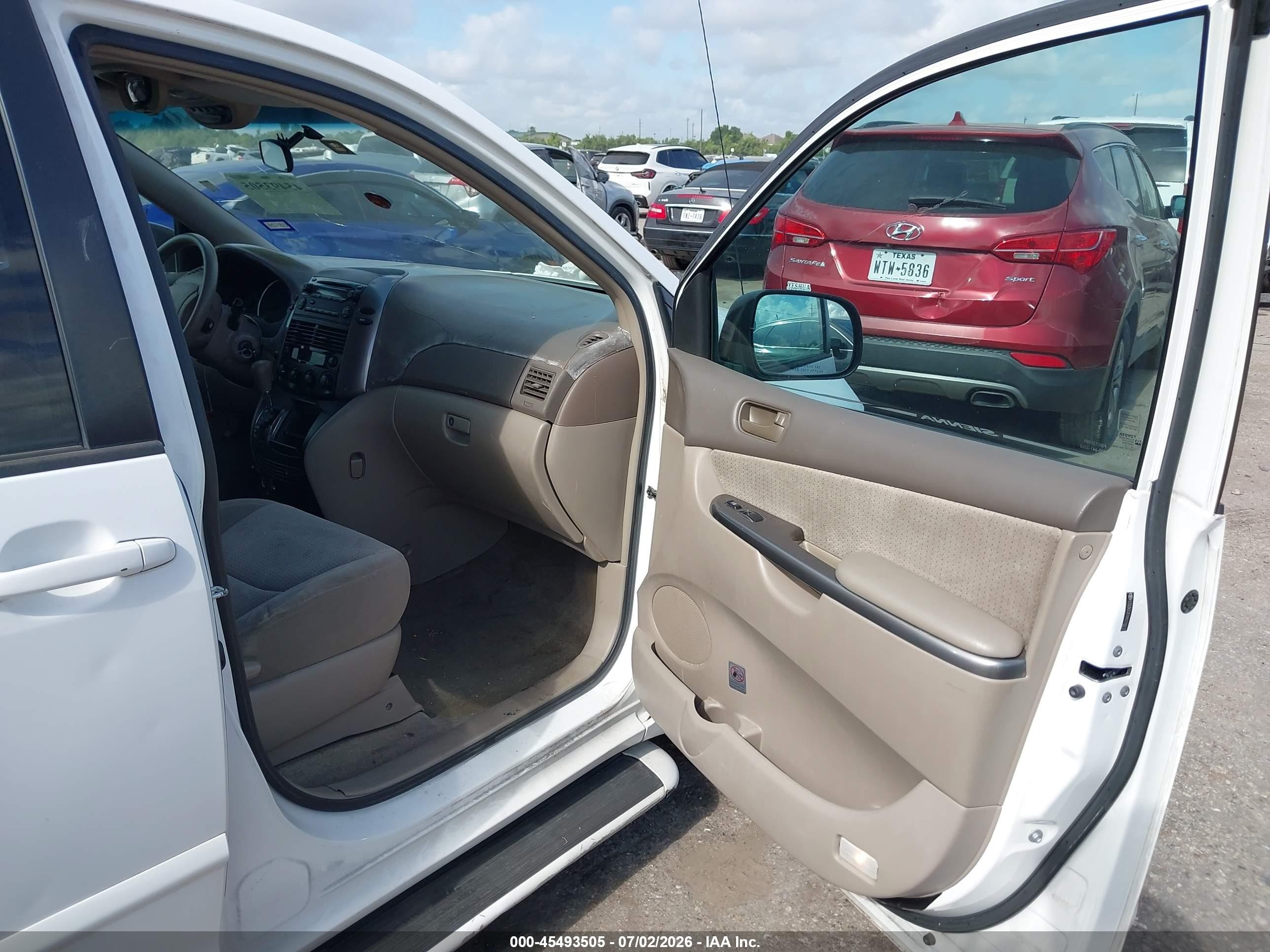 2009 Toyota Sienna Le White vin: 5TDZK23C09S229212