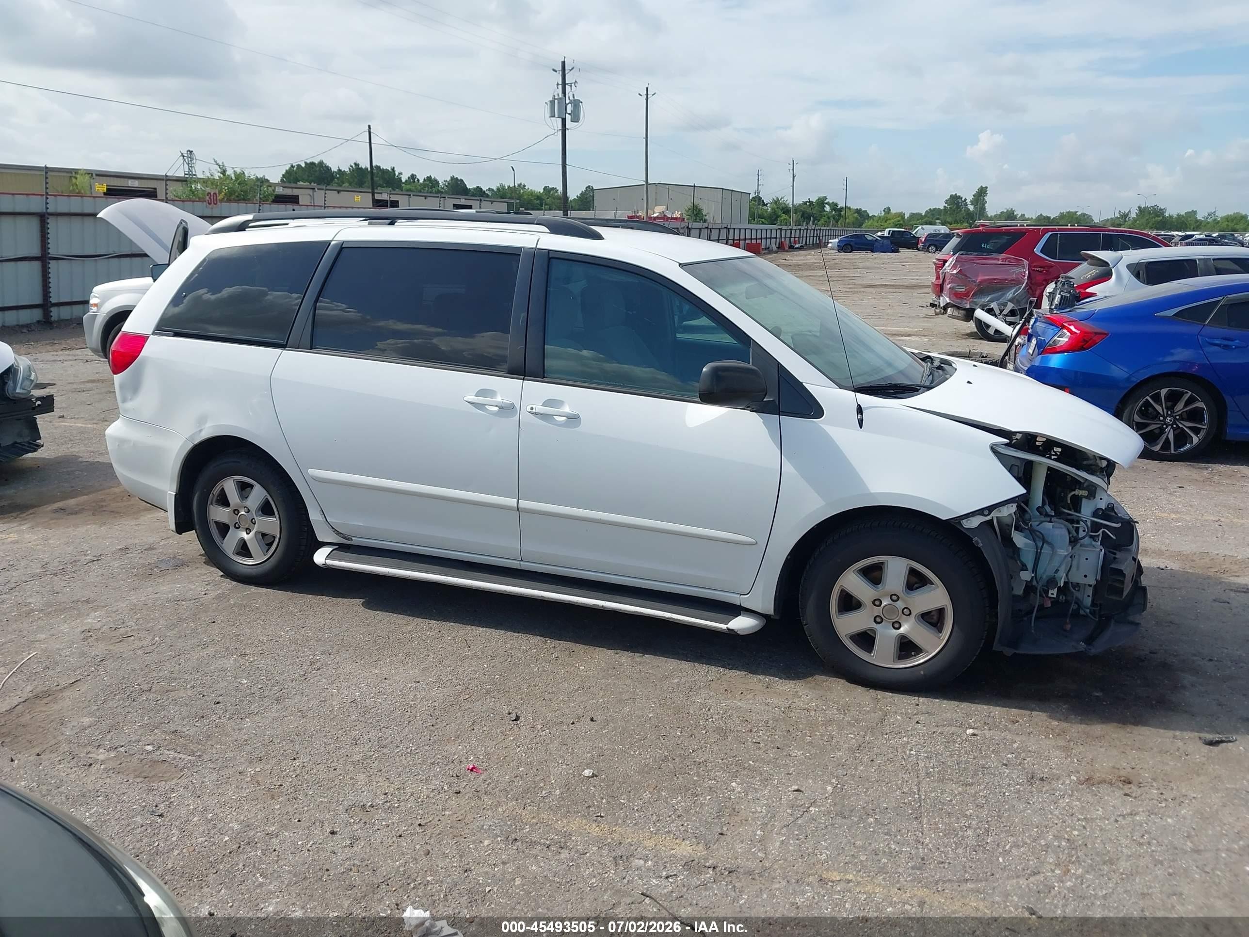2009 Toyota Sienna Le White vin: 5TDZK23C09S229212