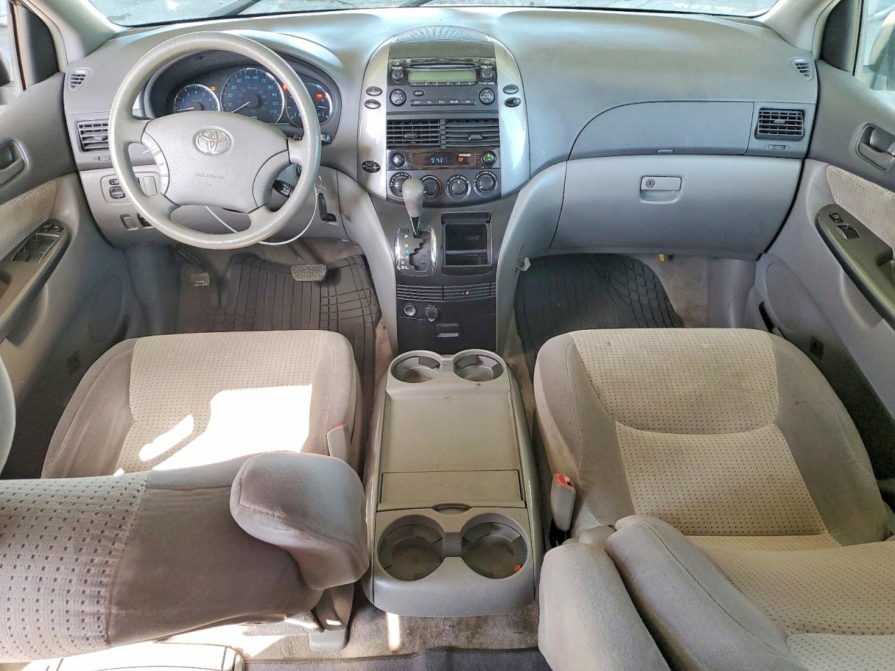 2009 Toyota Sienna Le 8-passenger White vin: 5TDZK23C09S237035