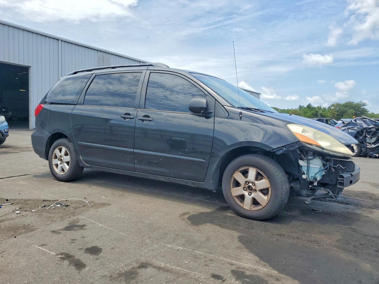 2009 Toyota Sienna Le 7-passenger Charcoal vin: 5TDZK23C09S237990