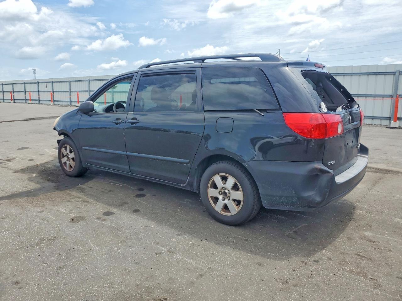 2009 Toyota Sienna Le 7-passenger Charcoal vin: 5TDZK23C09S237990