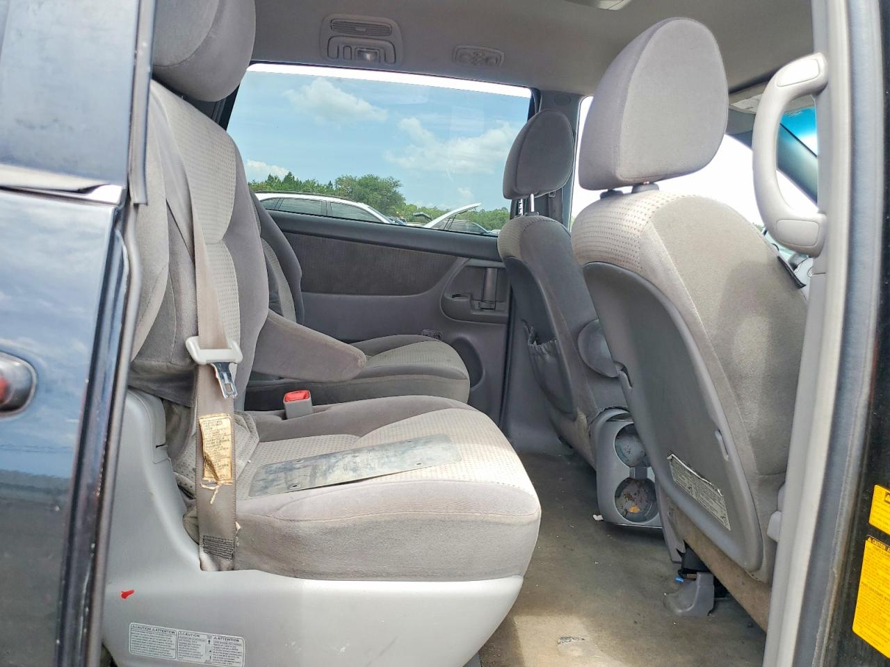 2009 Toyota Sienna Le 7-passenger Charcoal vin: 5TDZK23C09S237990