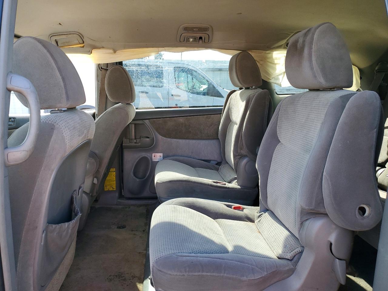 2009 Toyota Sienna Le 7-passenger Gray vin: 5TDZK23C09S246074