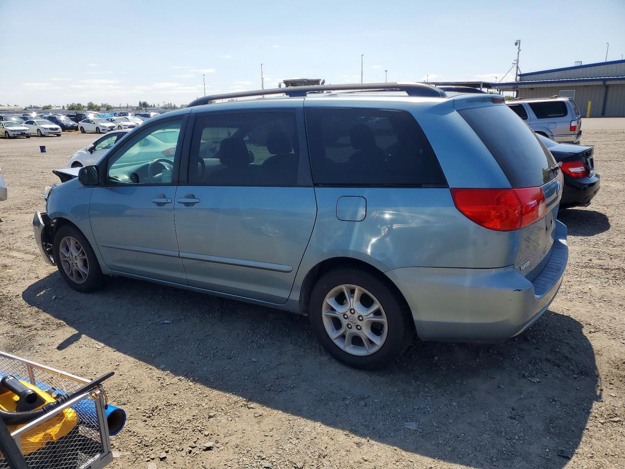 2009 Toyota Sienna Le 7-passenger Blue vin: 5TDZK23C09S252814