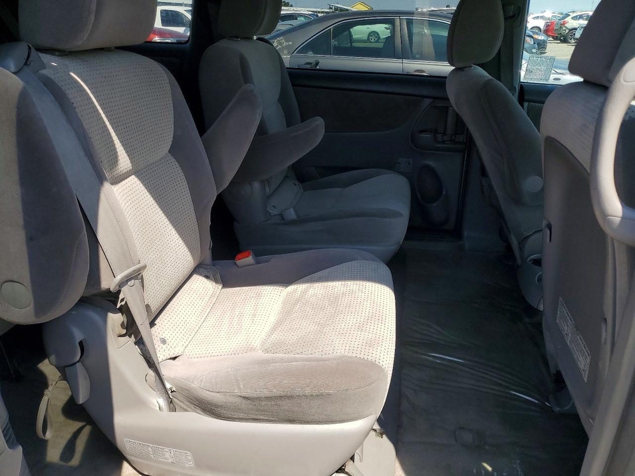 2009 Toyota Sienna Le 7-passenger Blue vin: 5TDZK23C09S252814