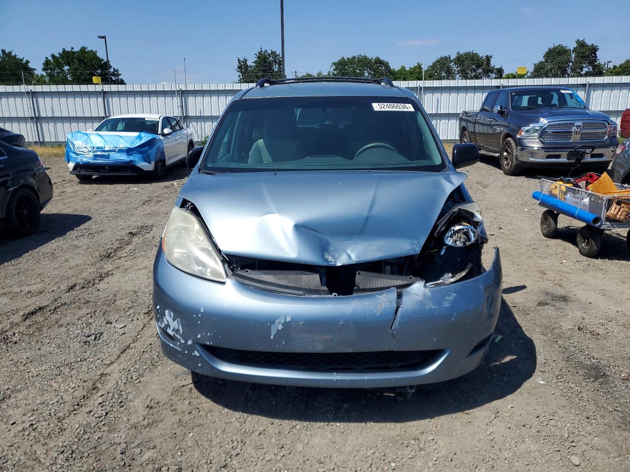 2009 Toyota Sienna Le 7-passenger Blue vin: 5TDZK23C09S252814