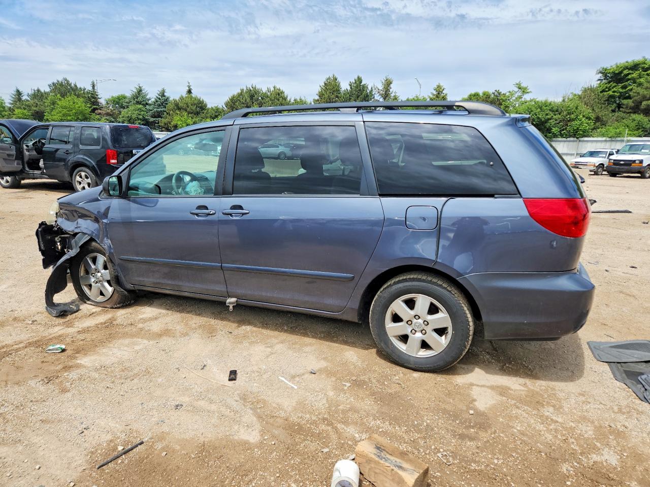 2009 Toyota Sienna Le 7-passenger Charcoal vin: 5TDZK23C09S267233