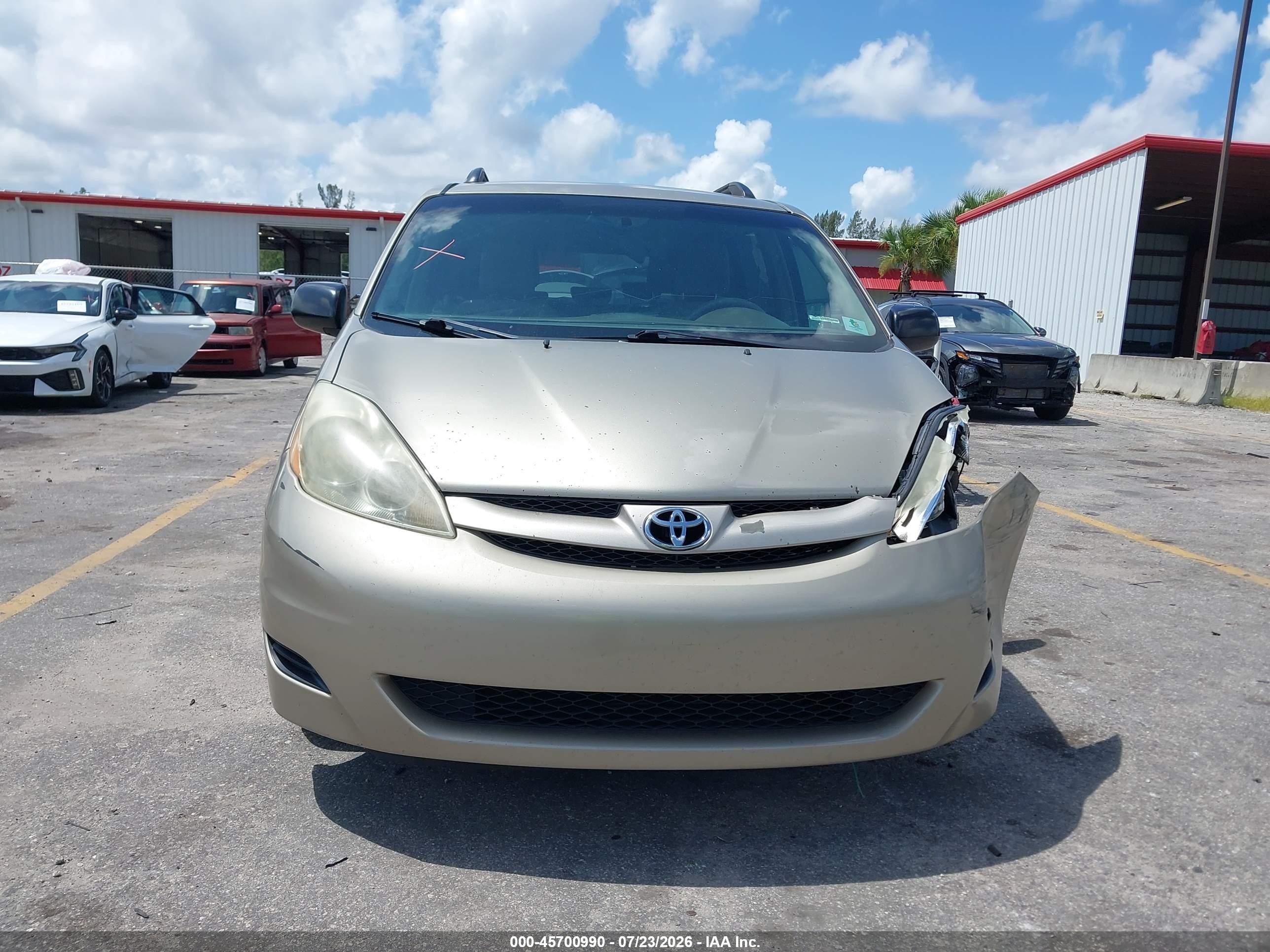 2009 Toyota Sienna Le Бежевый vin: 5TDZK23C09S287322