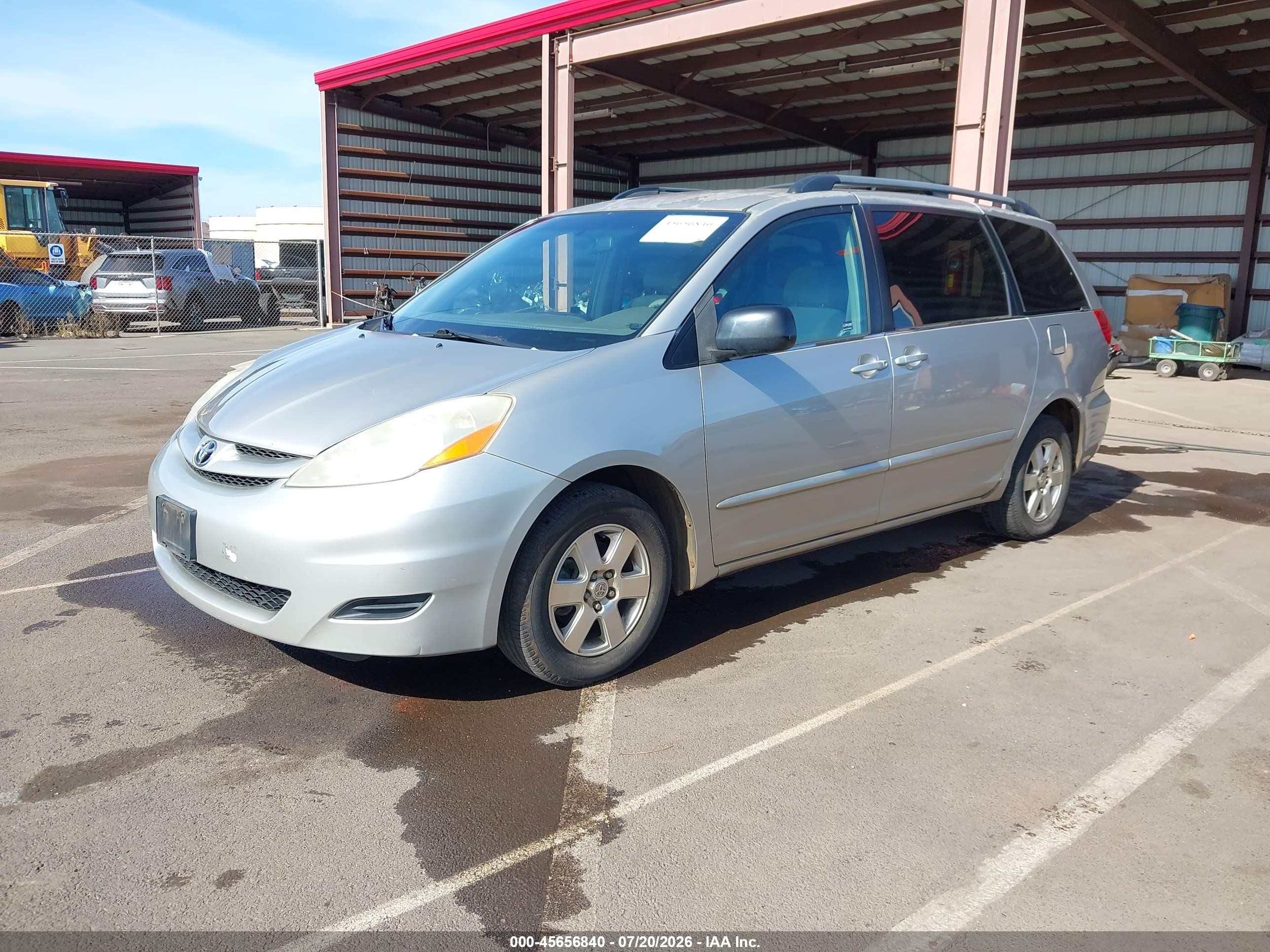 2009 Toyota Sienna Le Gray vin: 5TDZK23C09S288678