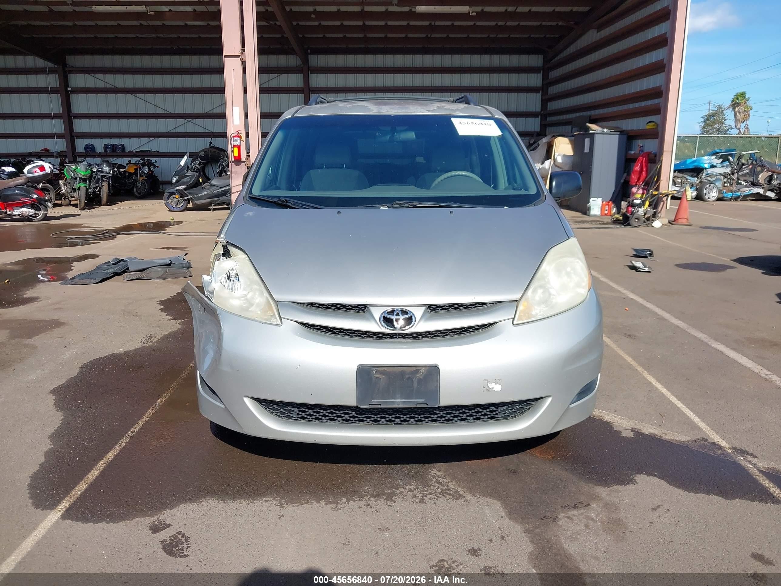 2009 Toyota Sienna Le Gray vin: 5TDZK23C09S288678