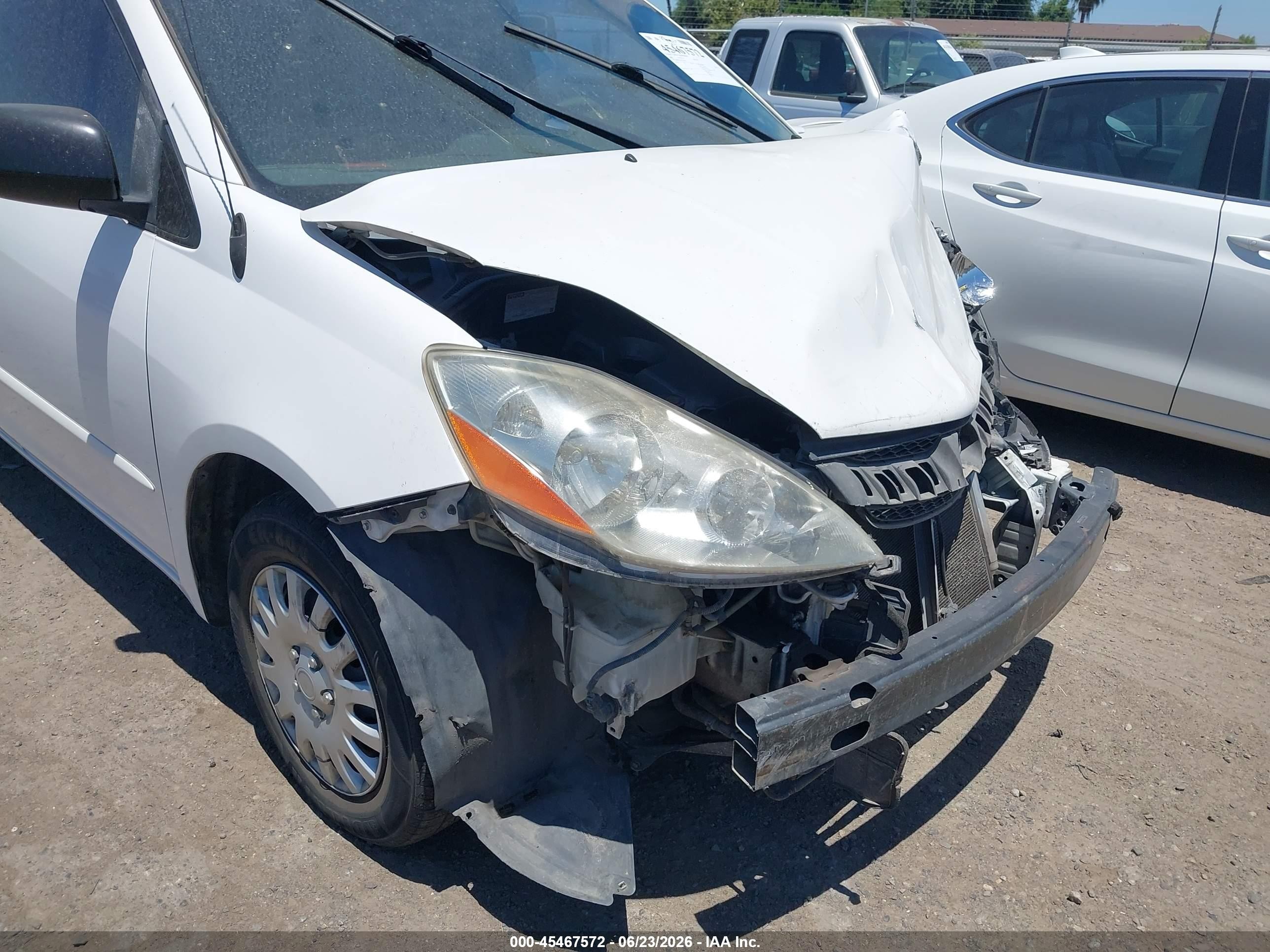 2007 Toyota Sienna Ce White vin: 5TDZK23C17S001751