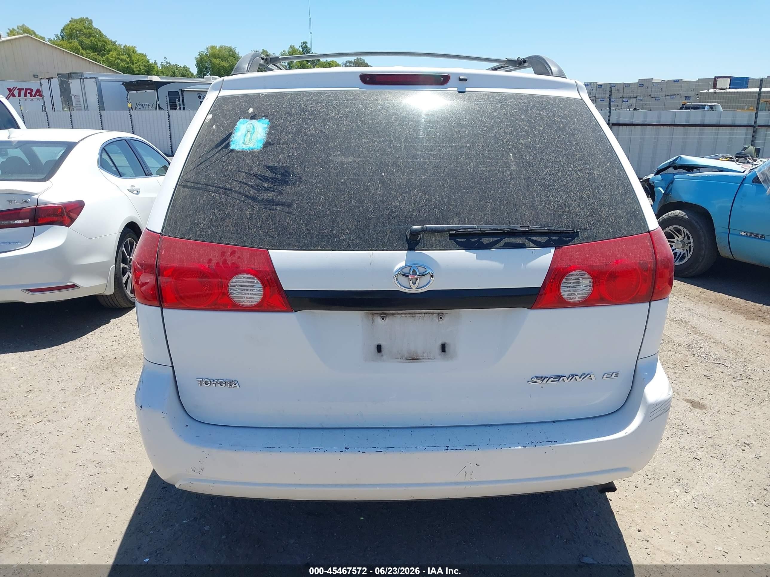 2007 Toyota Sienna Ce White vin: 5TDZK23C17S001751
