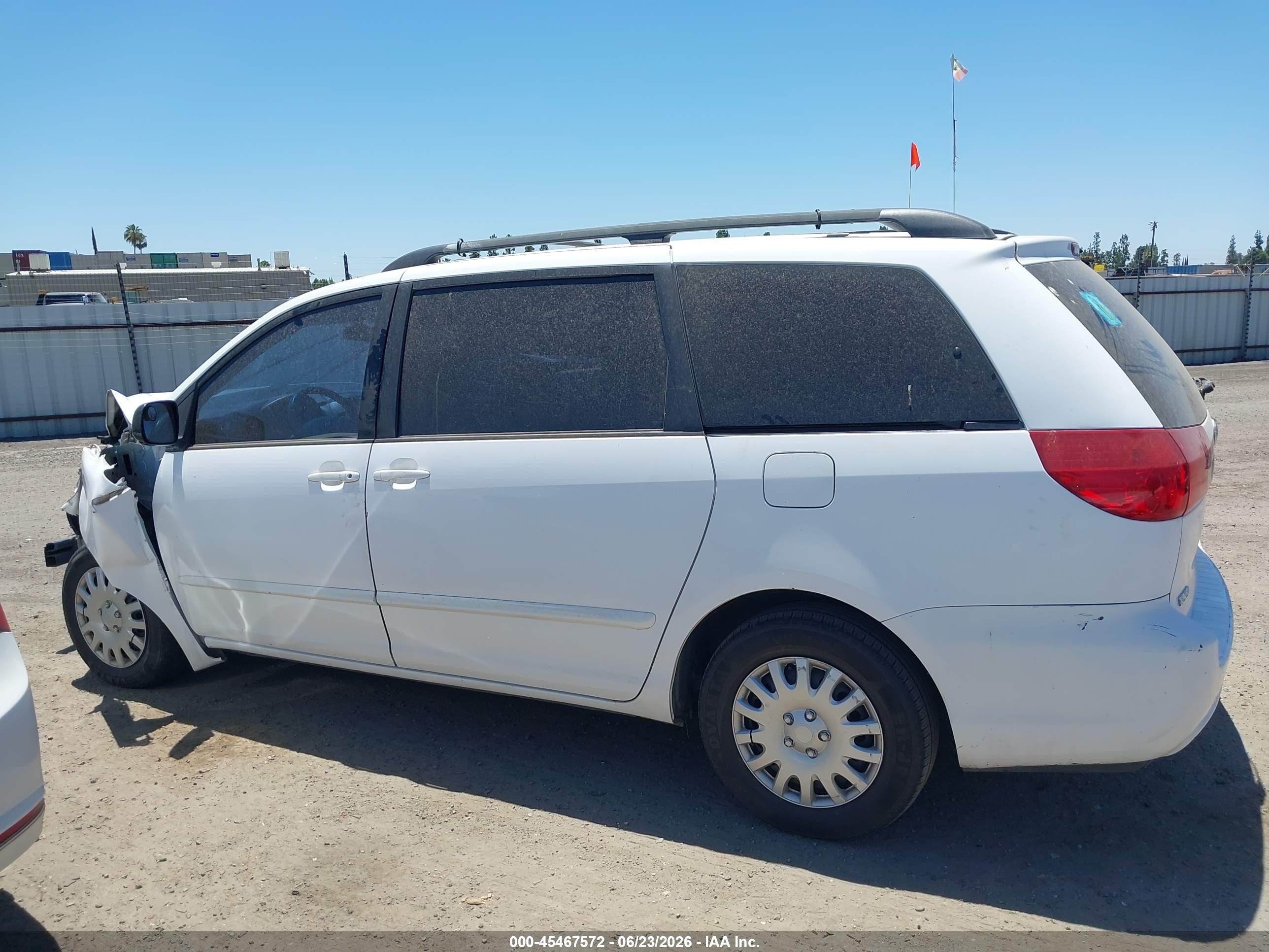 2007 Toyota Sienna Ce White vin: 5TDZK23C17S001751