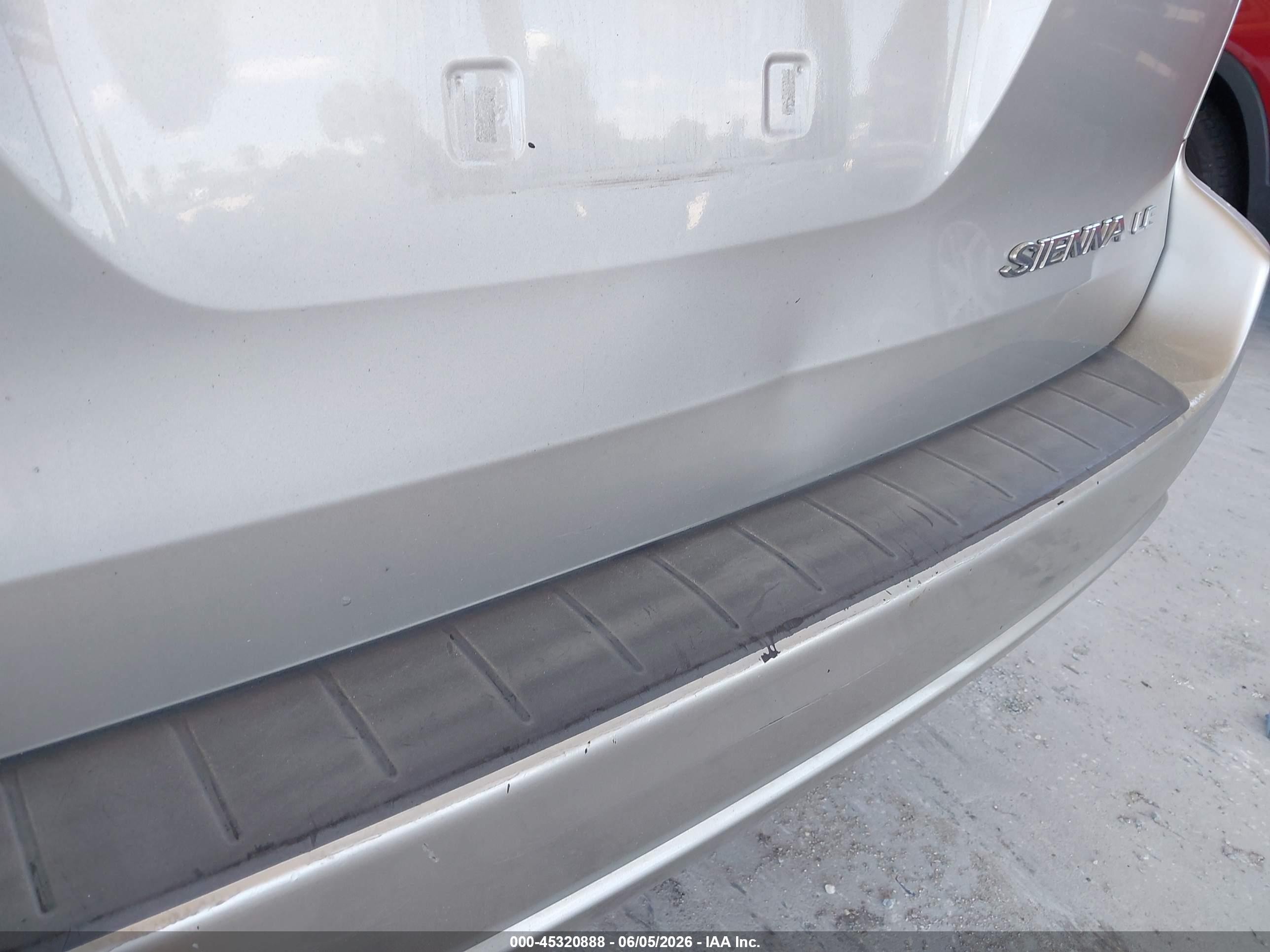 2007 Toyota Sienna Le Silver vin: 5TDZK23C17S040971