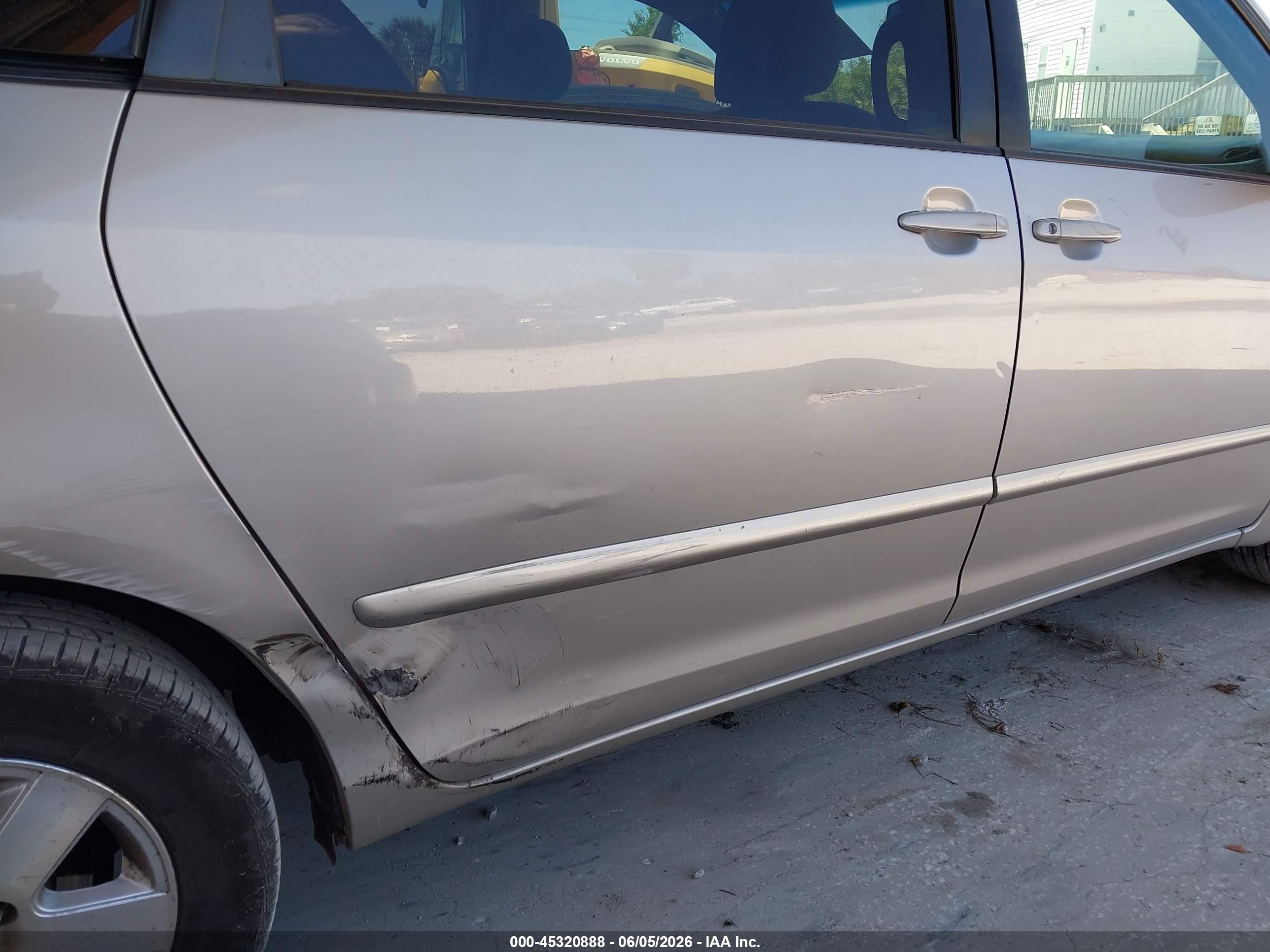 2007 Toyota Sienna Le Silver vin: 5TDZK23C17S040971
