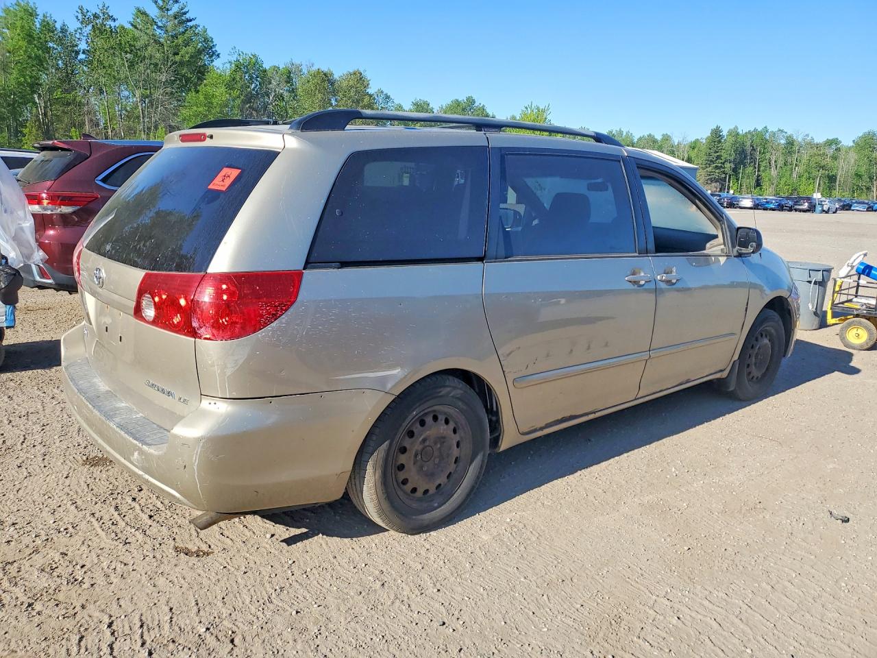 2007 Toyota Sienna Le 8-passenger Beige vin: 5TDZK23C17S064574