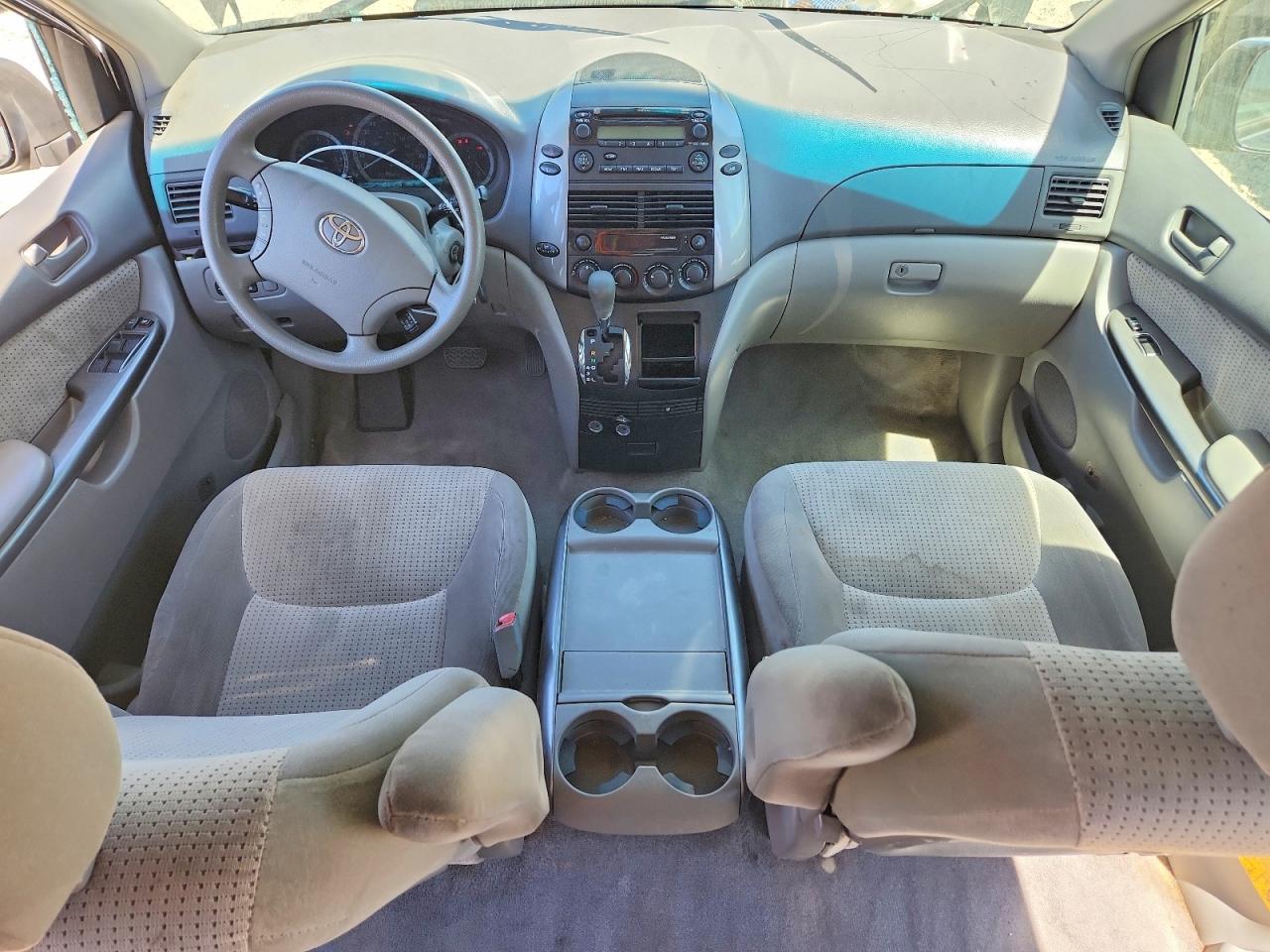 2007 Toyota Sienna Le 7-passenger Серый vin: 5TDZK23C17S073470