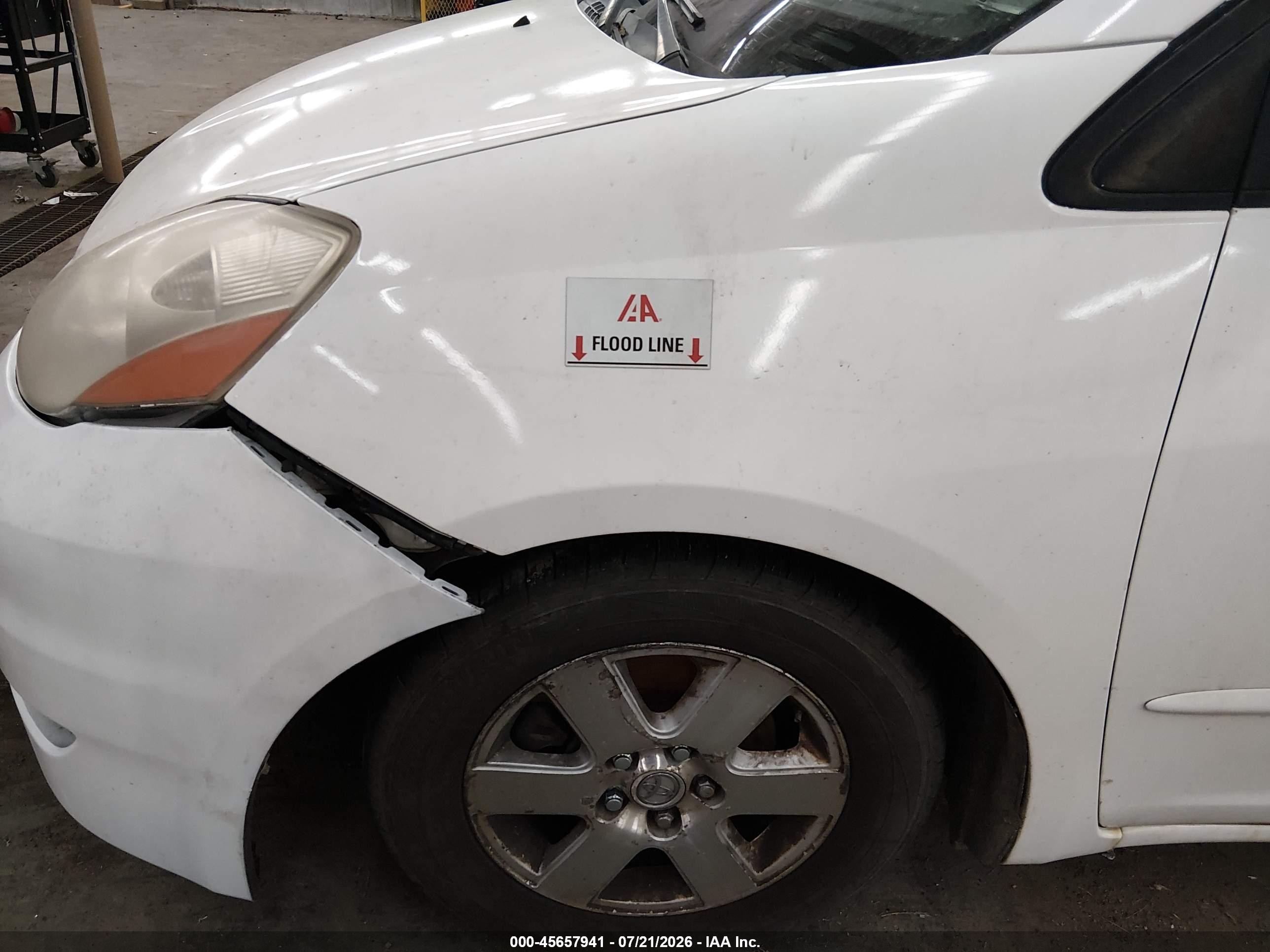 2008 Toyota Sienna Le White vin: 5TDZK23C18S099651