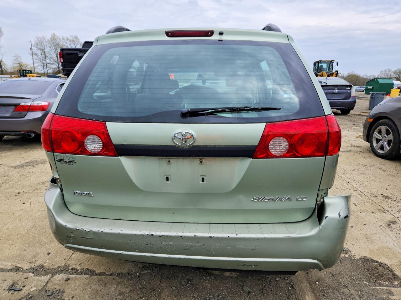 2008 Toyota Sienna Ce 7-passenger Green vin: 5TDZK23C18S130073