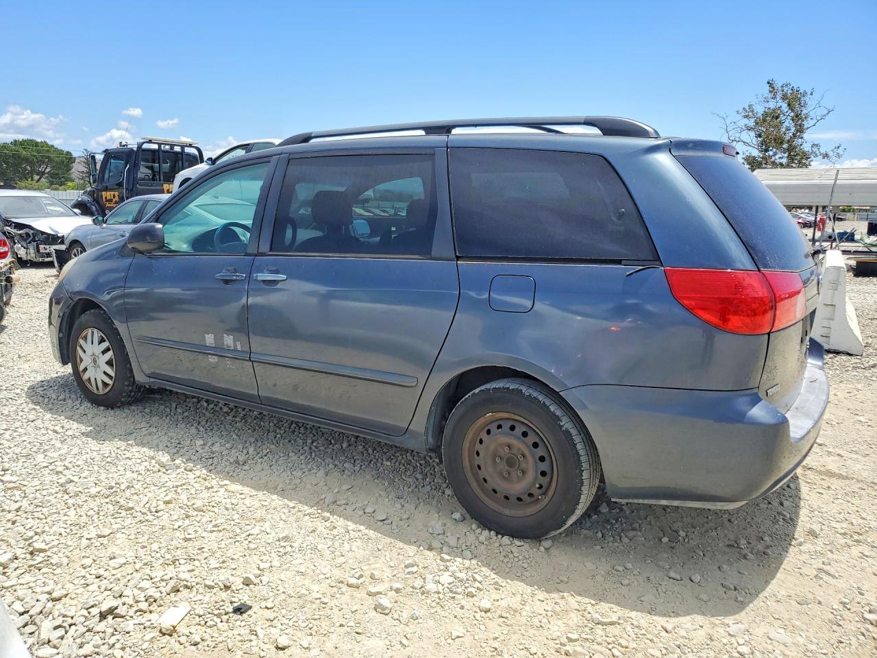 2008 Toyota Sienna Le 8-passenger Blue vin: 5TDZK23C18S134267