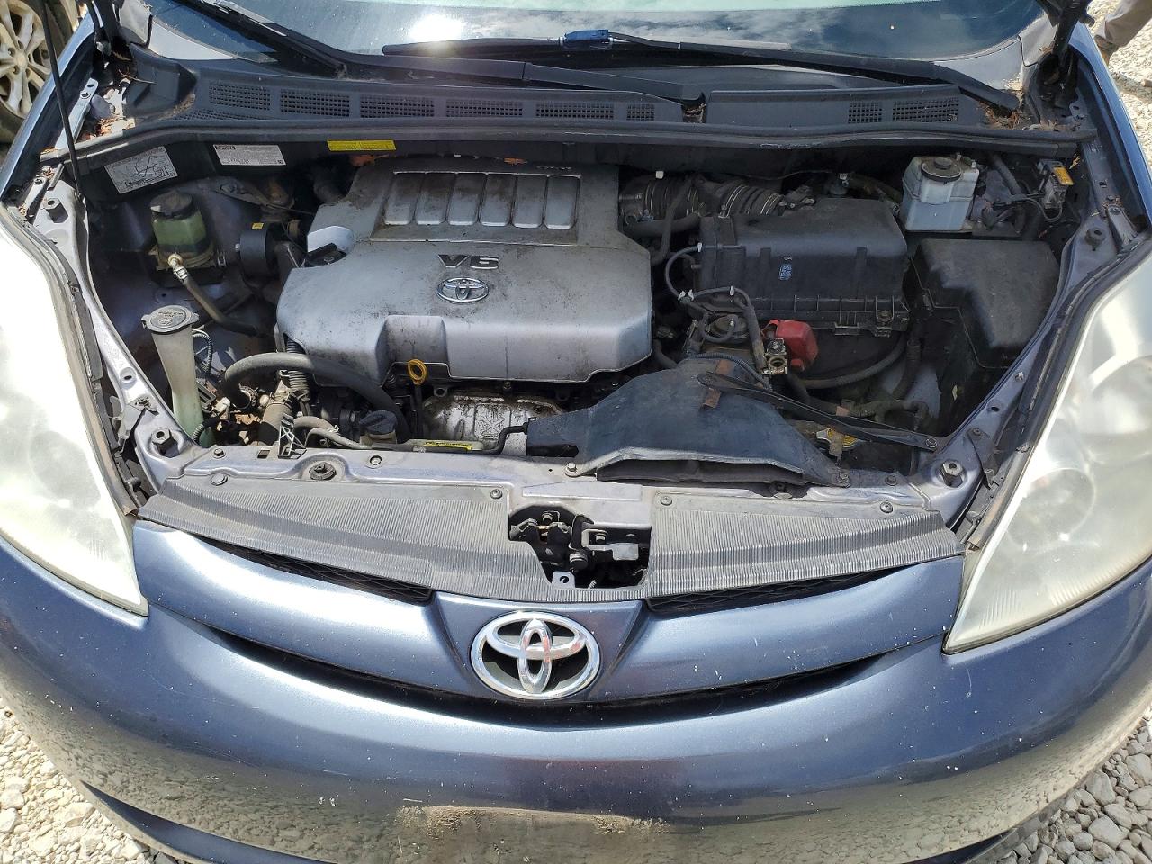 2008 Toyota Sienna Le 8-passenger Blue vin: 5TDZK23C18S134267